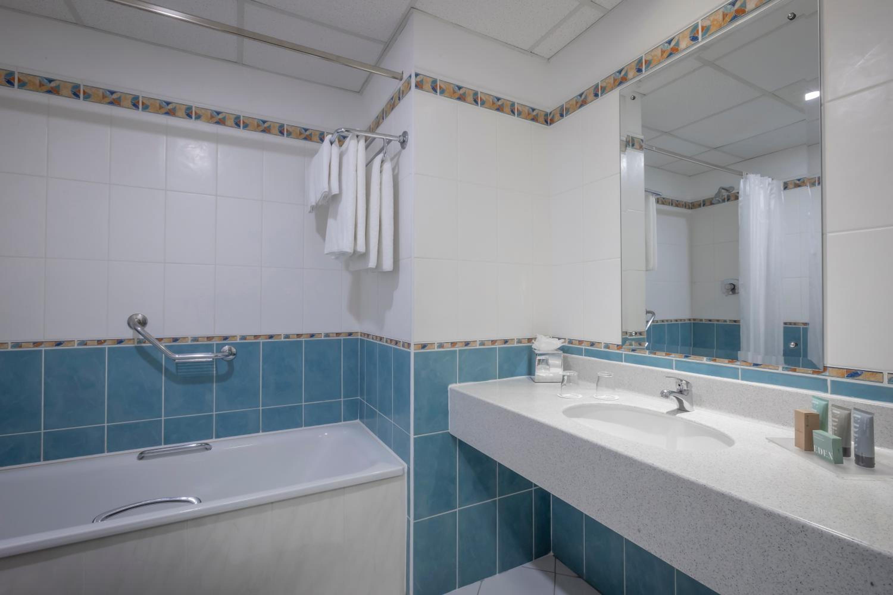 Single Room photo 2