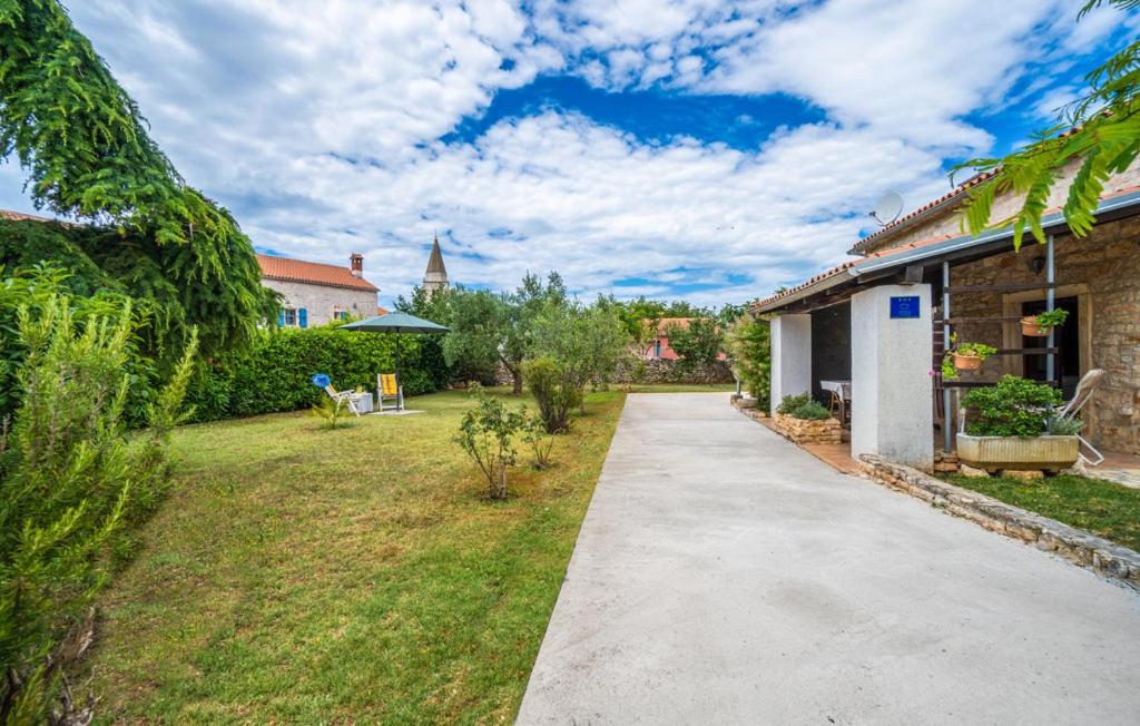 Three-Bedroom Villa photo 2