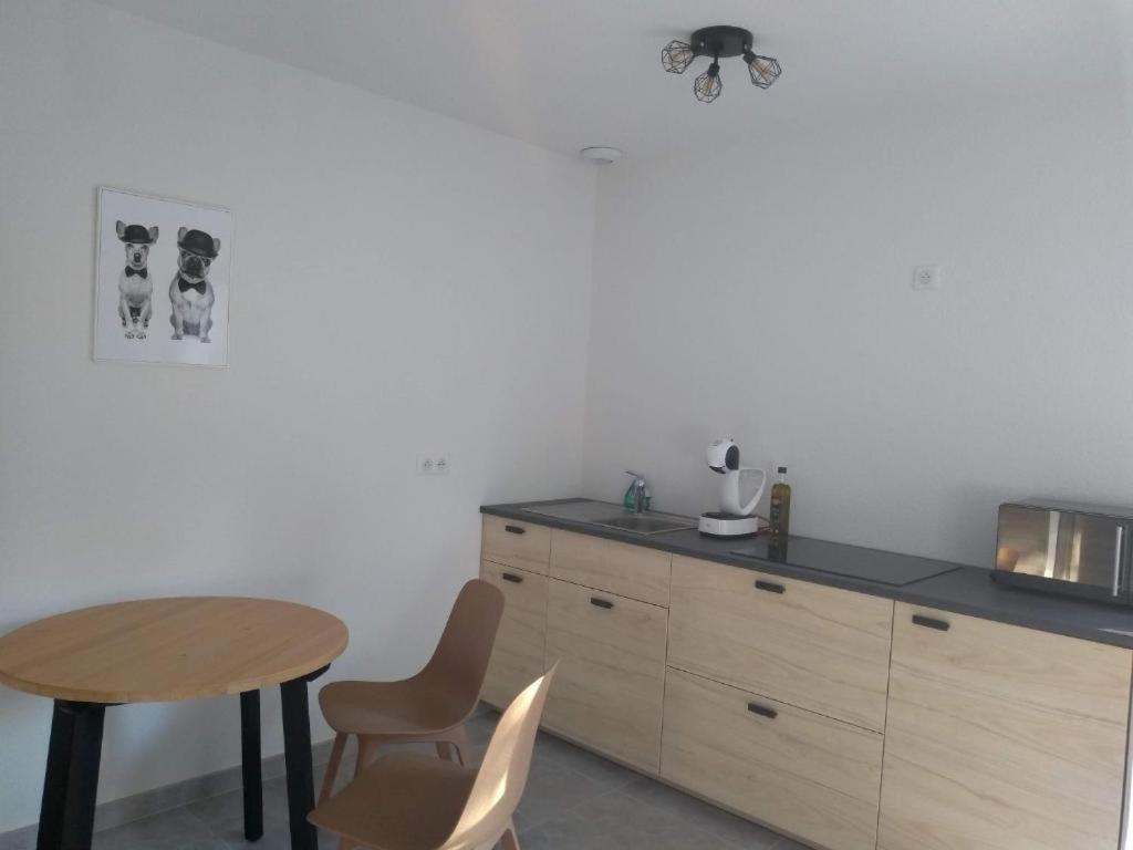 One-Bedroom Apartment photo 2