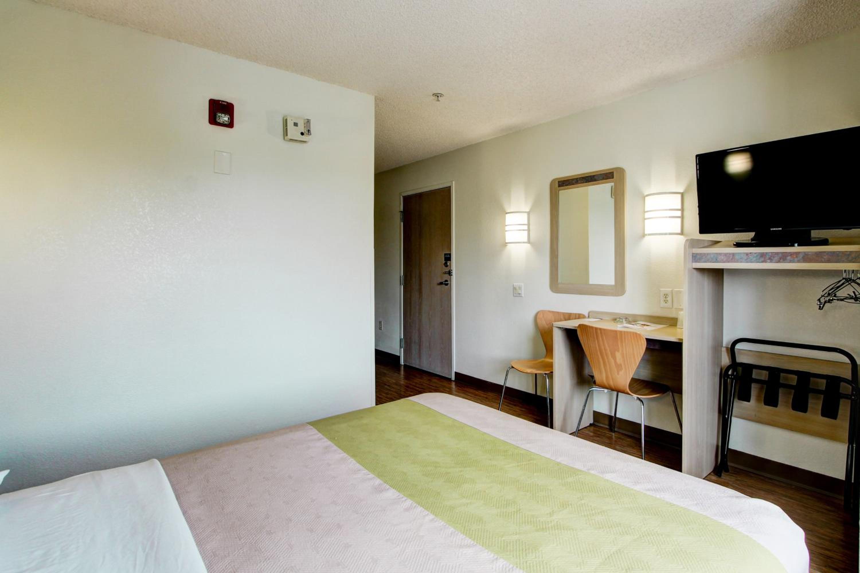 Super 8 by Wyndham Aurora East, Billede 10