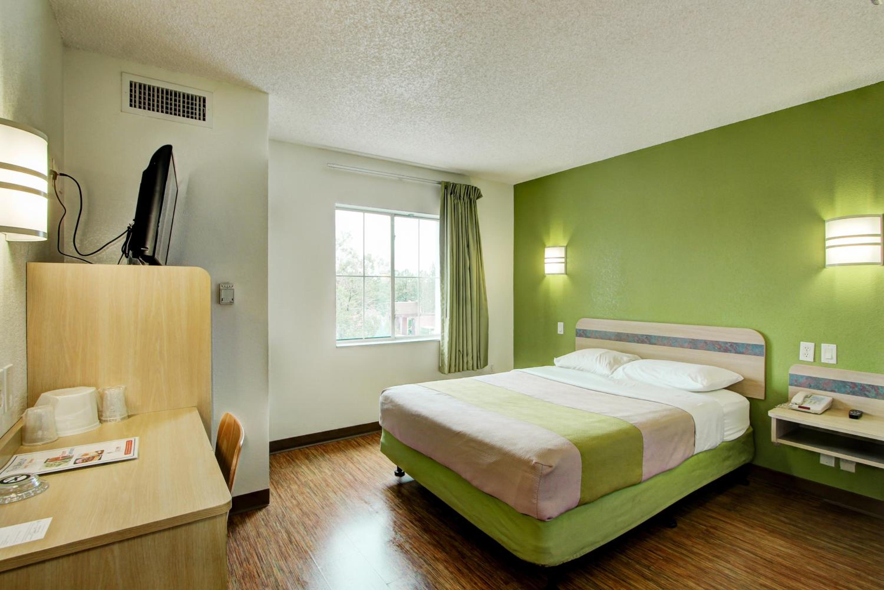 Super 8 by Wyndham Aurora East, Billede 8