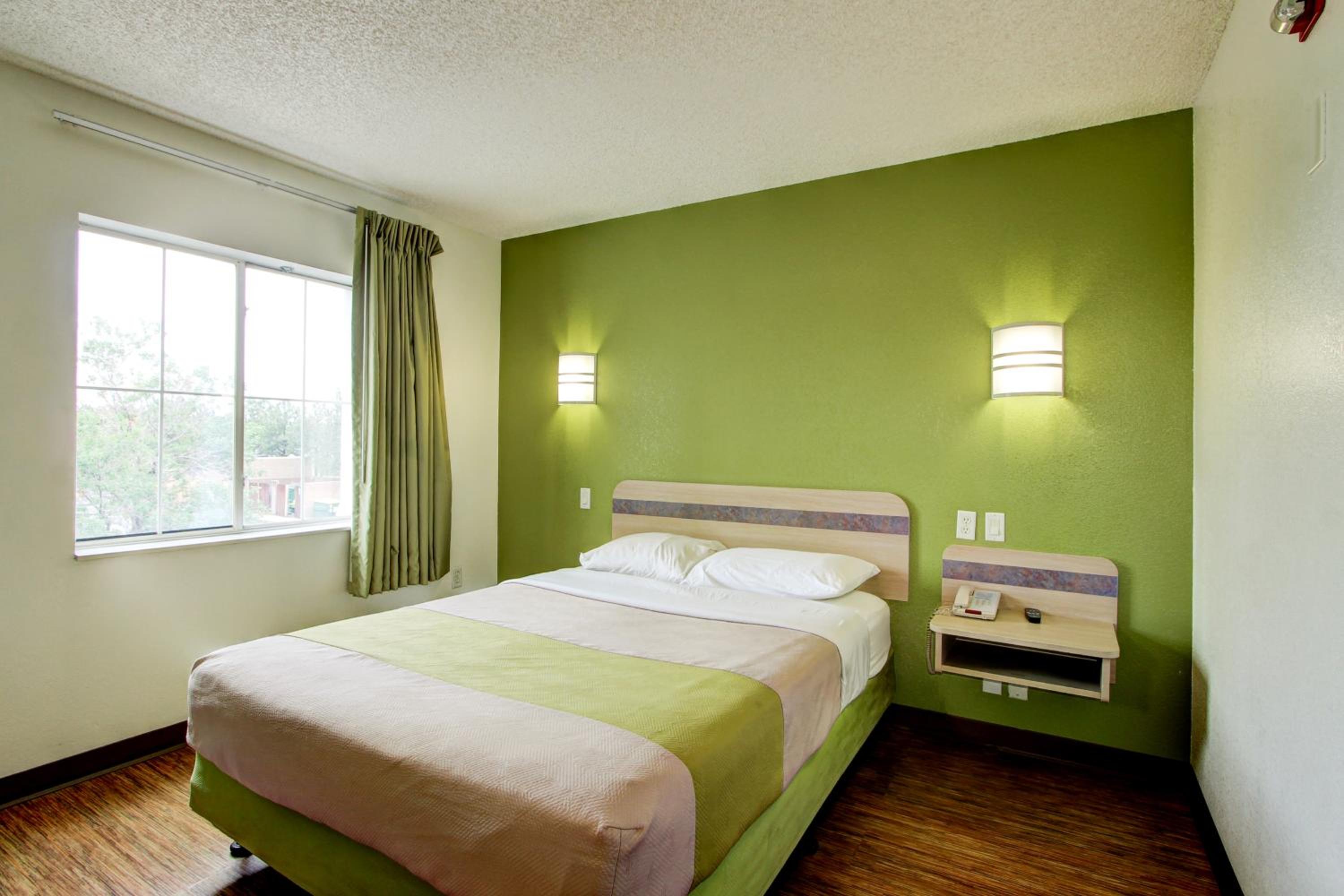 Super 8 by Wyndham Aurora East, Billede 19