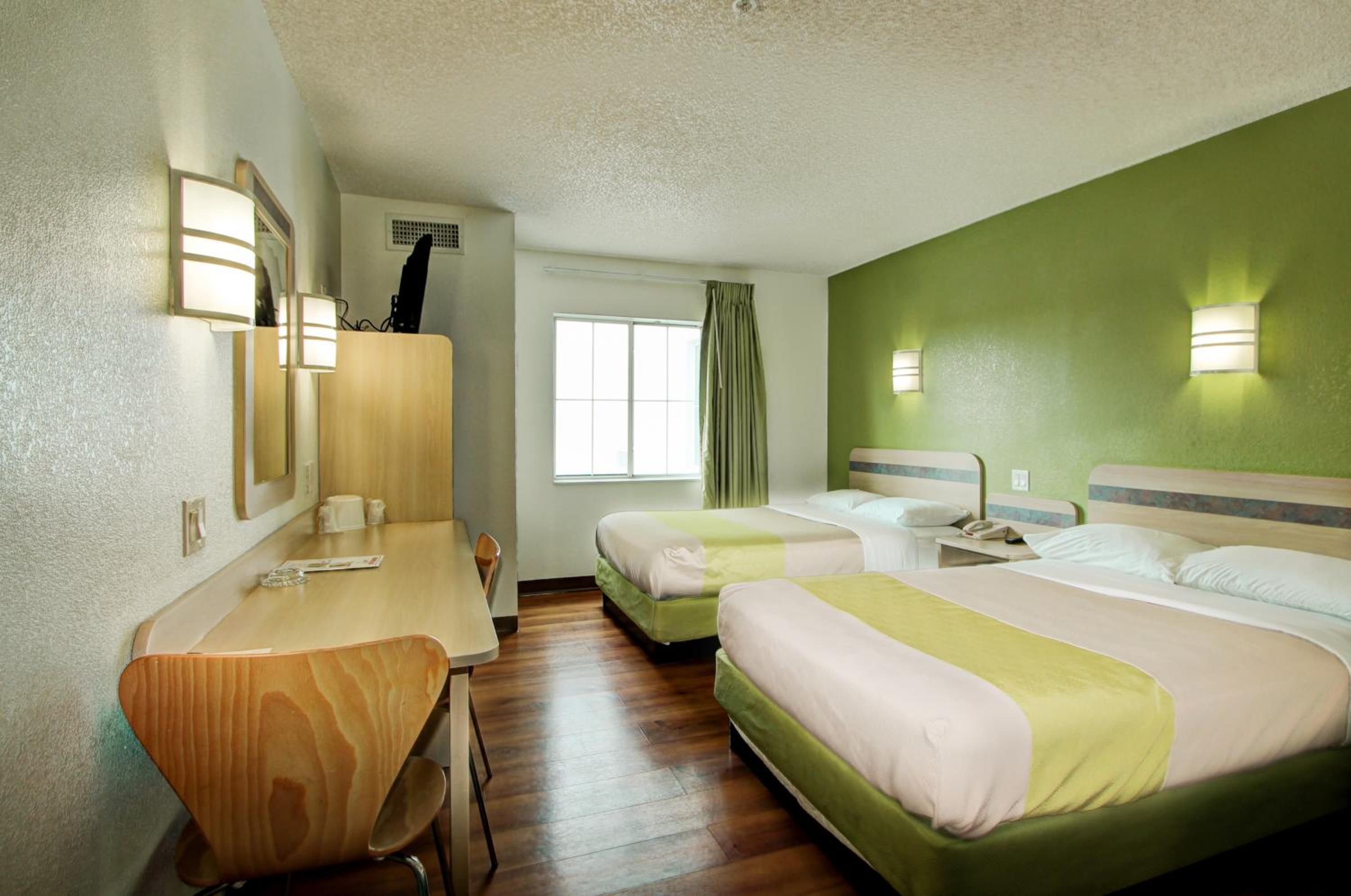Double Room with Two Double Beds - Non-Smoking photo 2