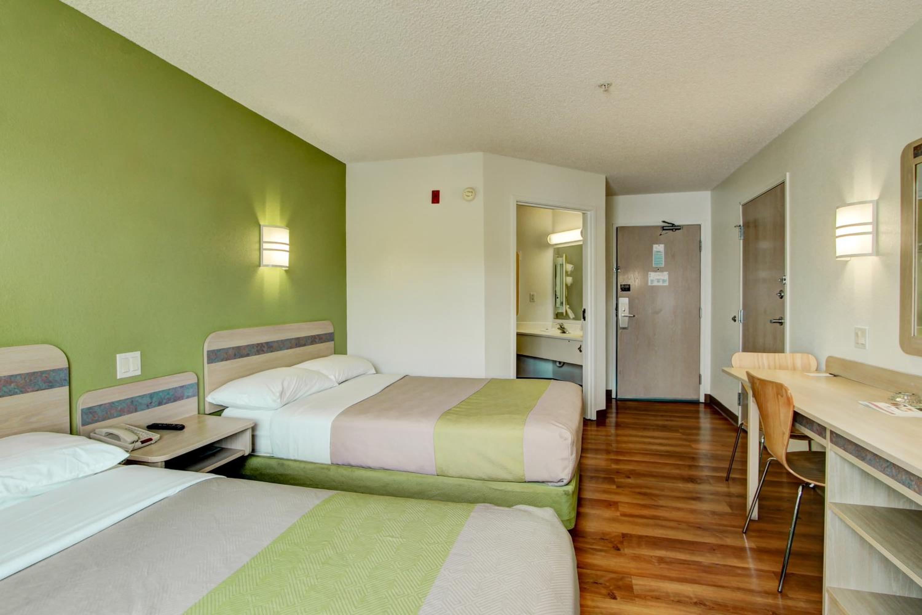 Double Room with Two Double Beds - Non-Smoking photo 1