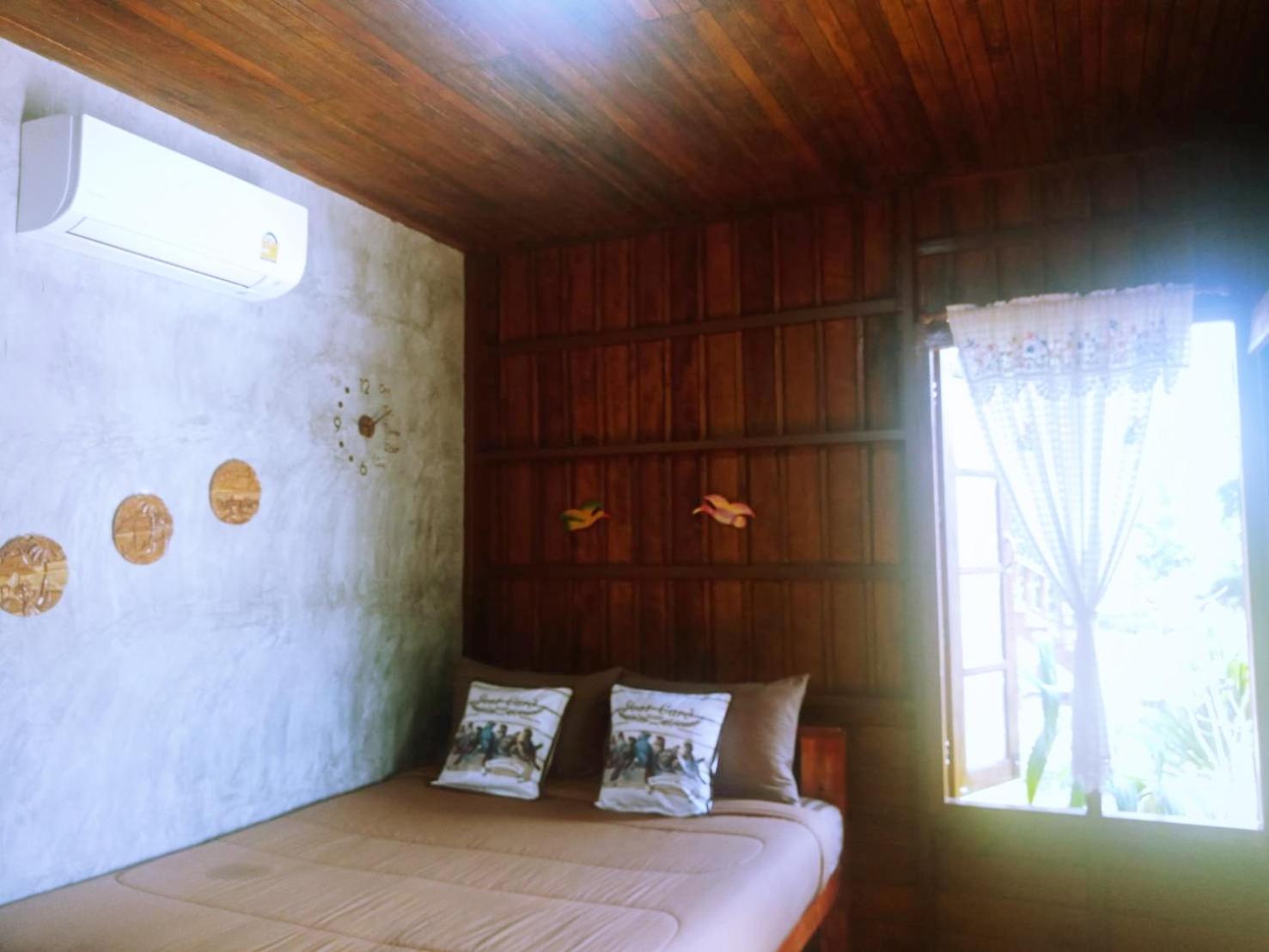 Queen Room with Balcony photo 1