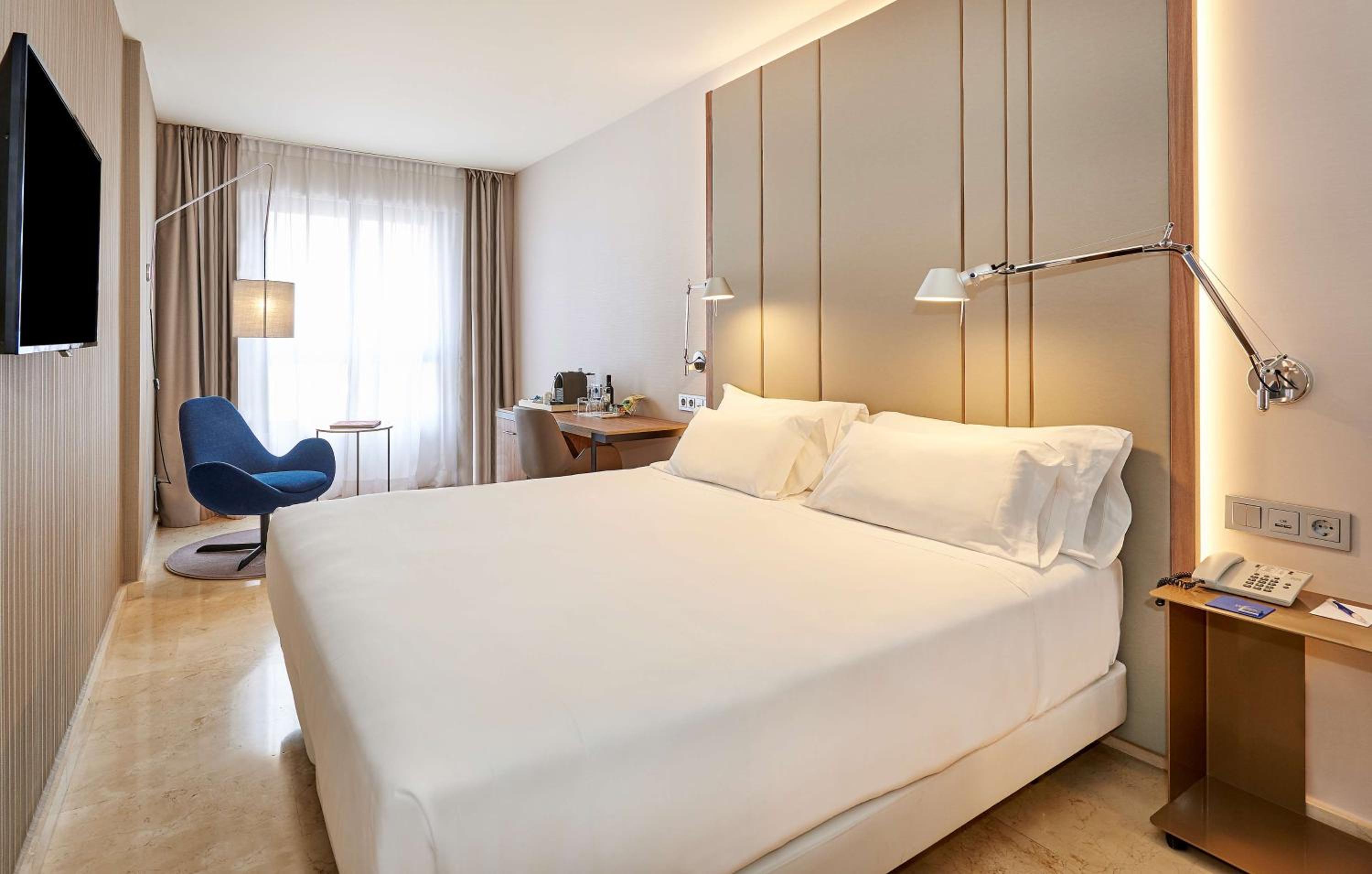 Standard Double or Twin Room - Photo 1