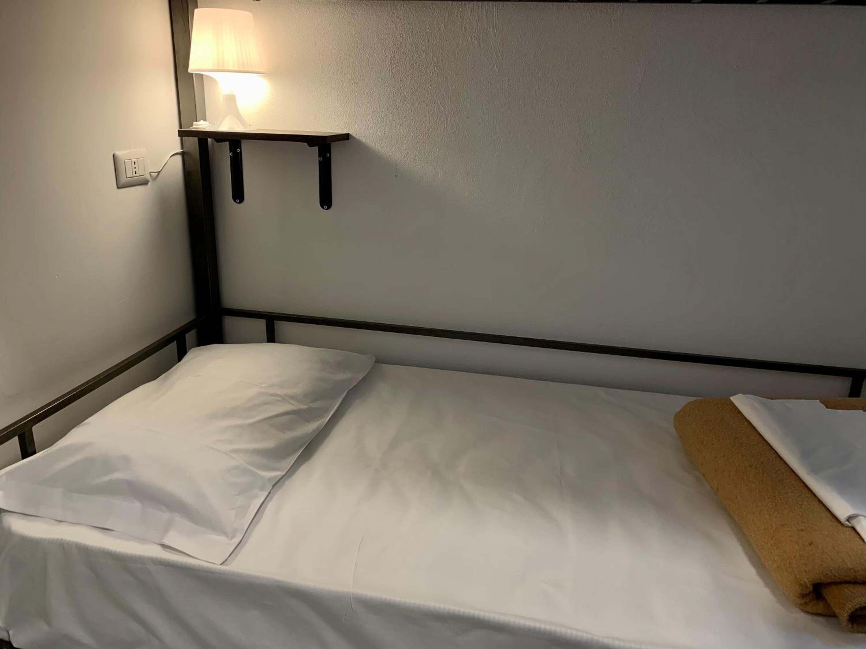 Single Bed in Mixed Dormitory Room photo 1