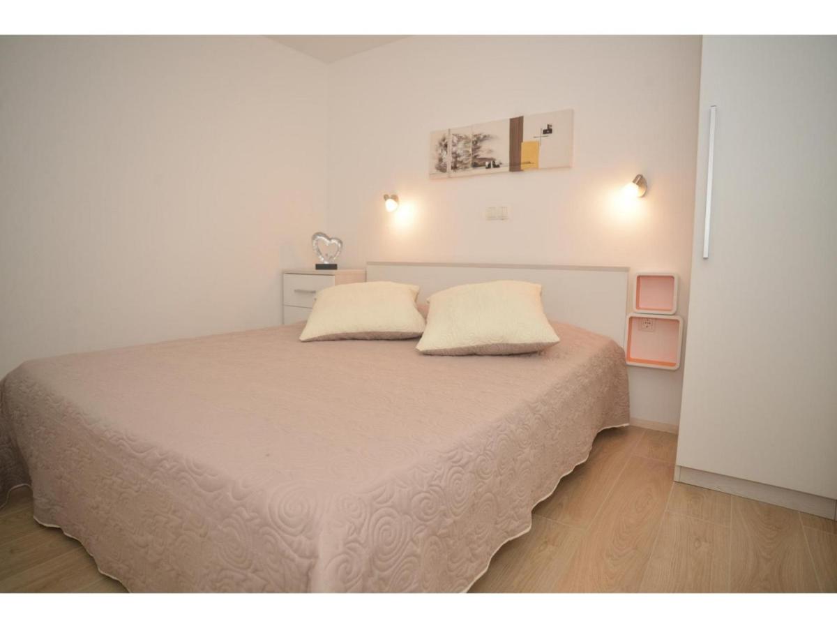 One Bedroom Apartment with Terrace photo 2