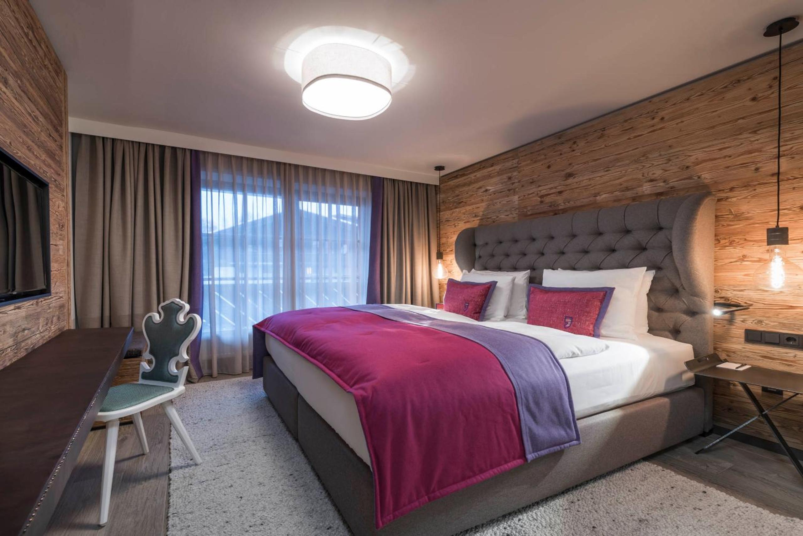 Alpine Suite With Balcony And Mountain View