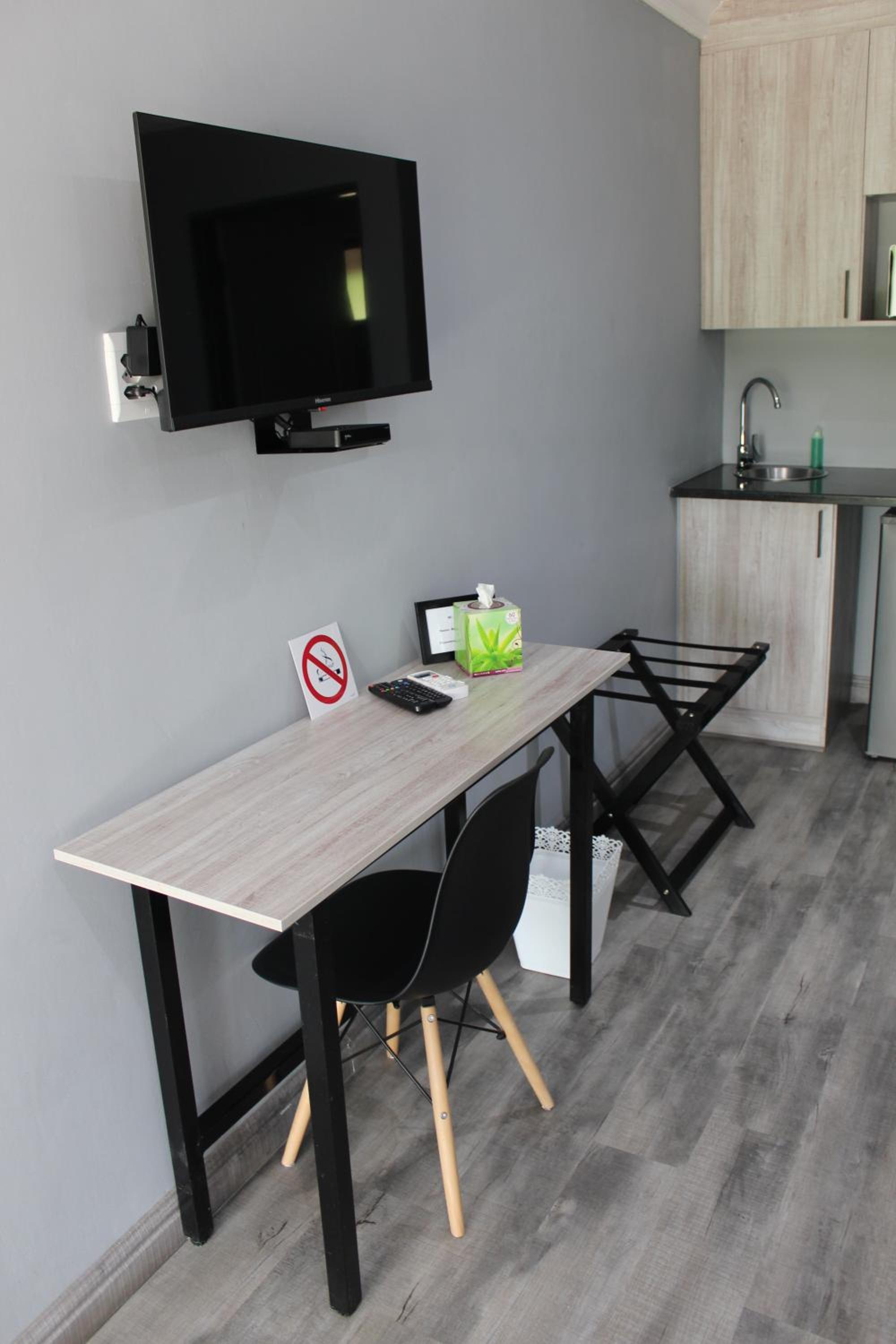 Twin Room - Photo 15