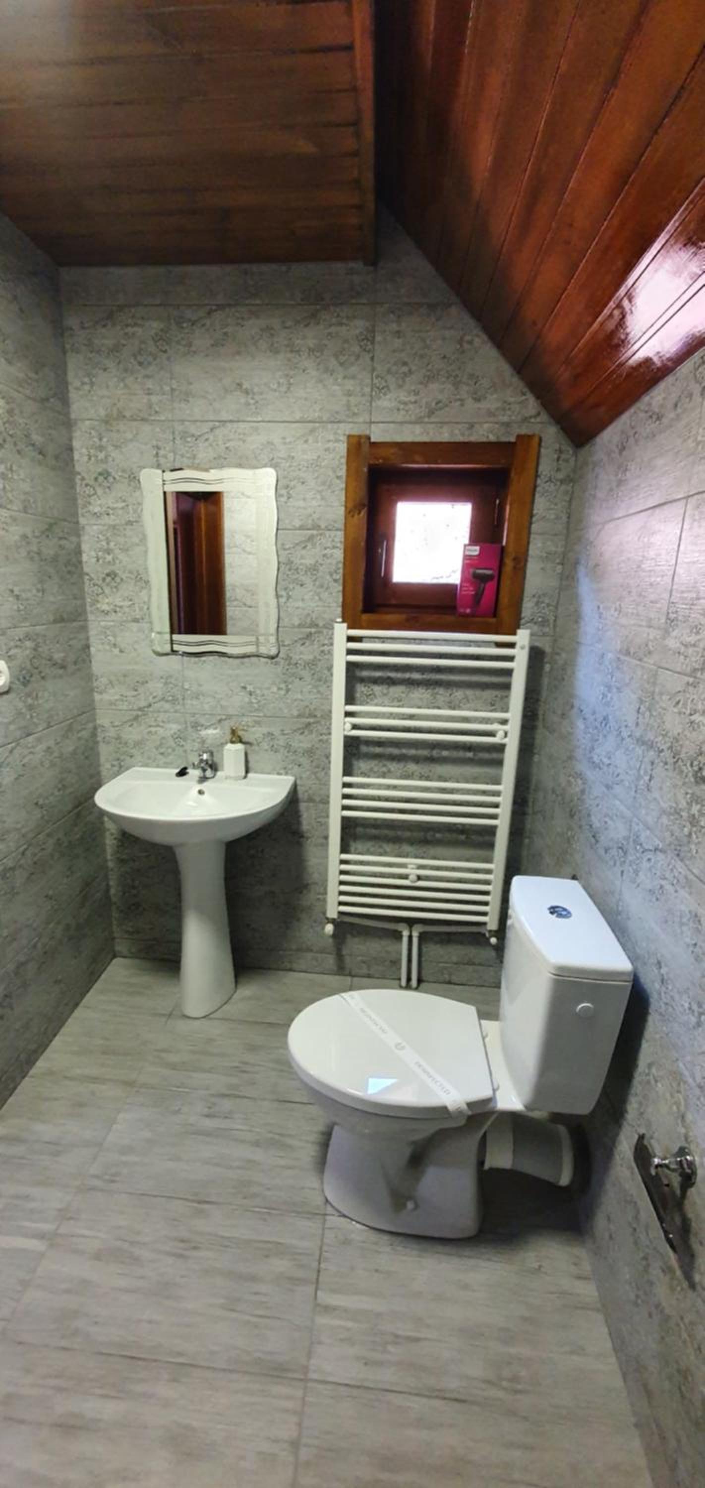 Quadruple Room with Private Bathroom - Photo 5