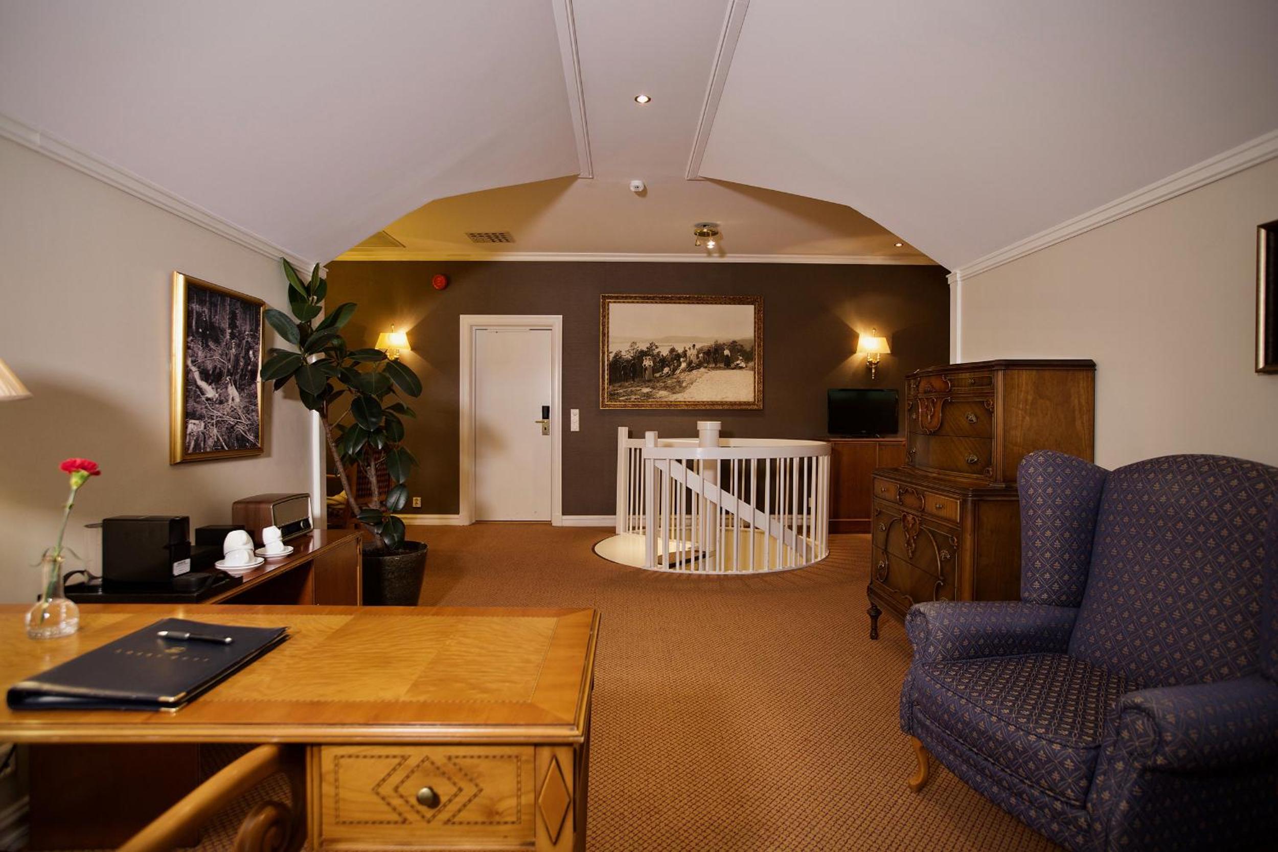 Deluxe Suite - Photo 2