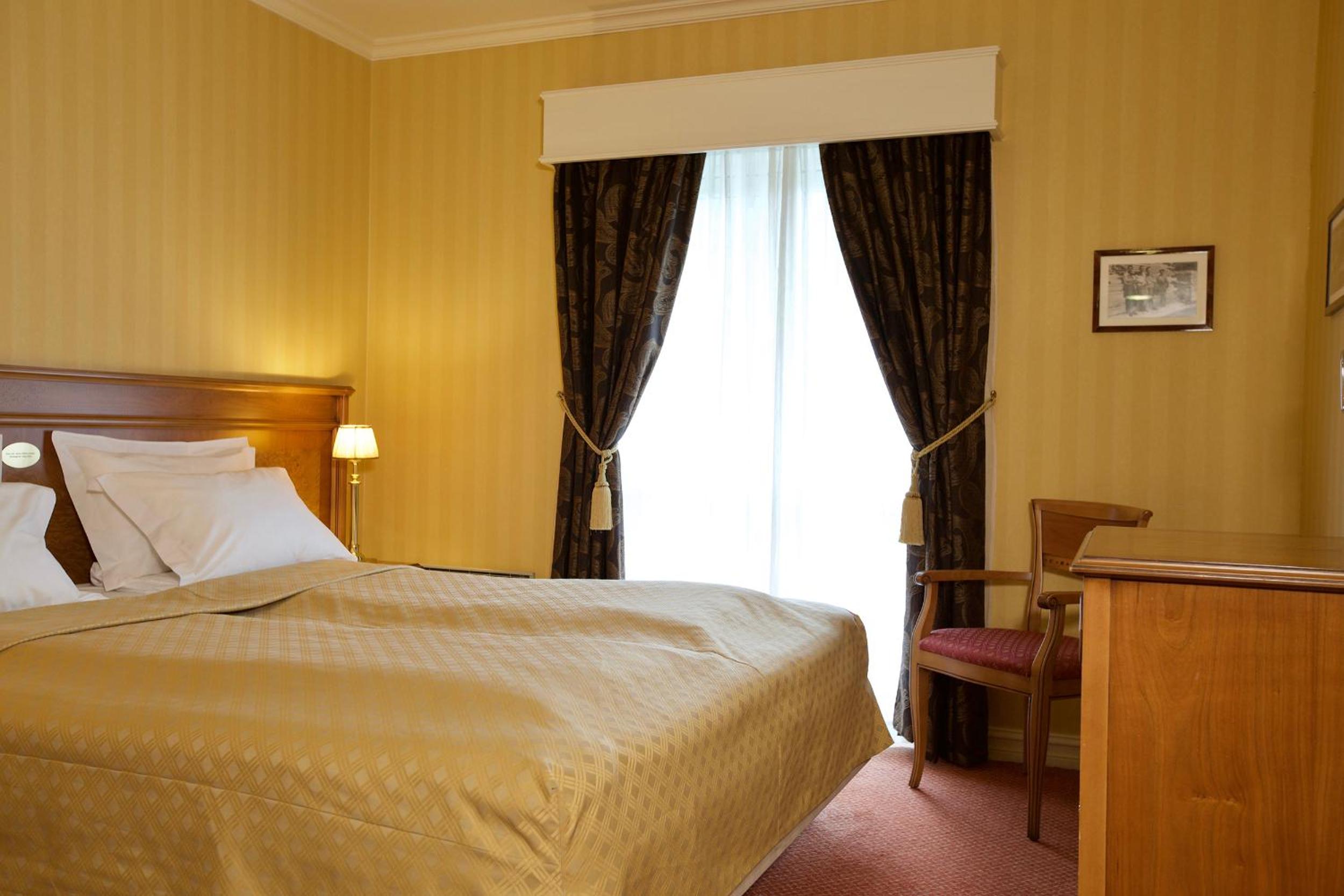 Deluxe Suite - Photo 5