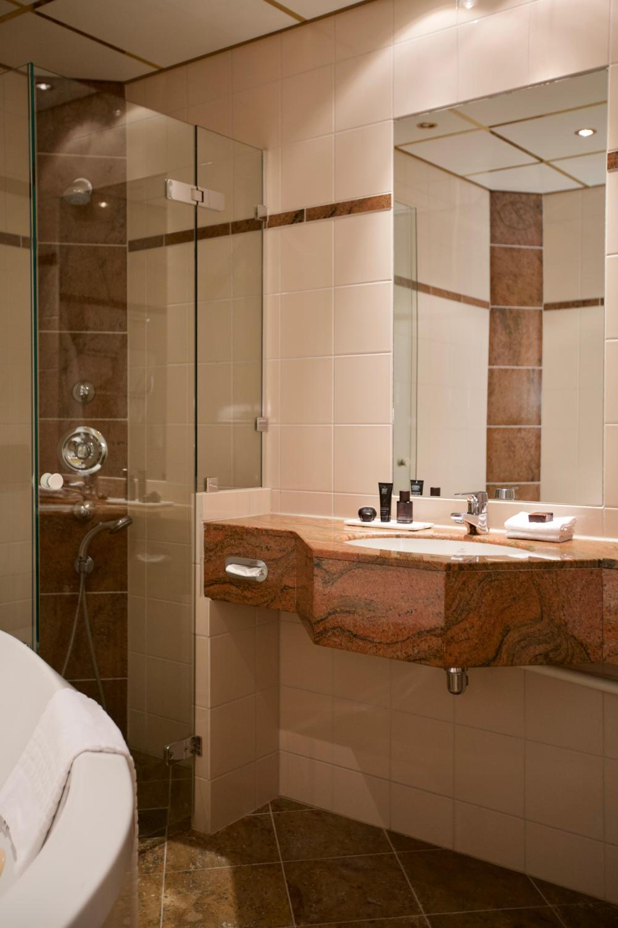 Deluxe Suite - Photo 3