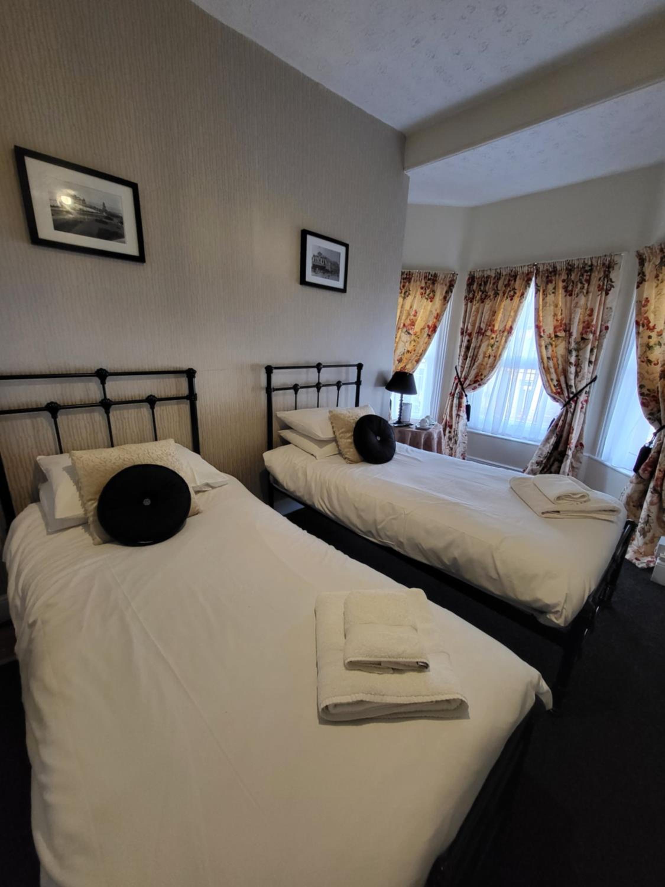 Twin Room with Sea View photo 1