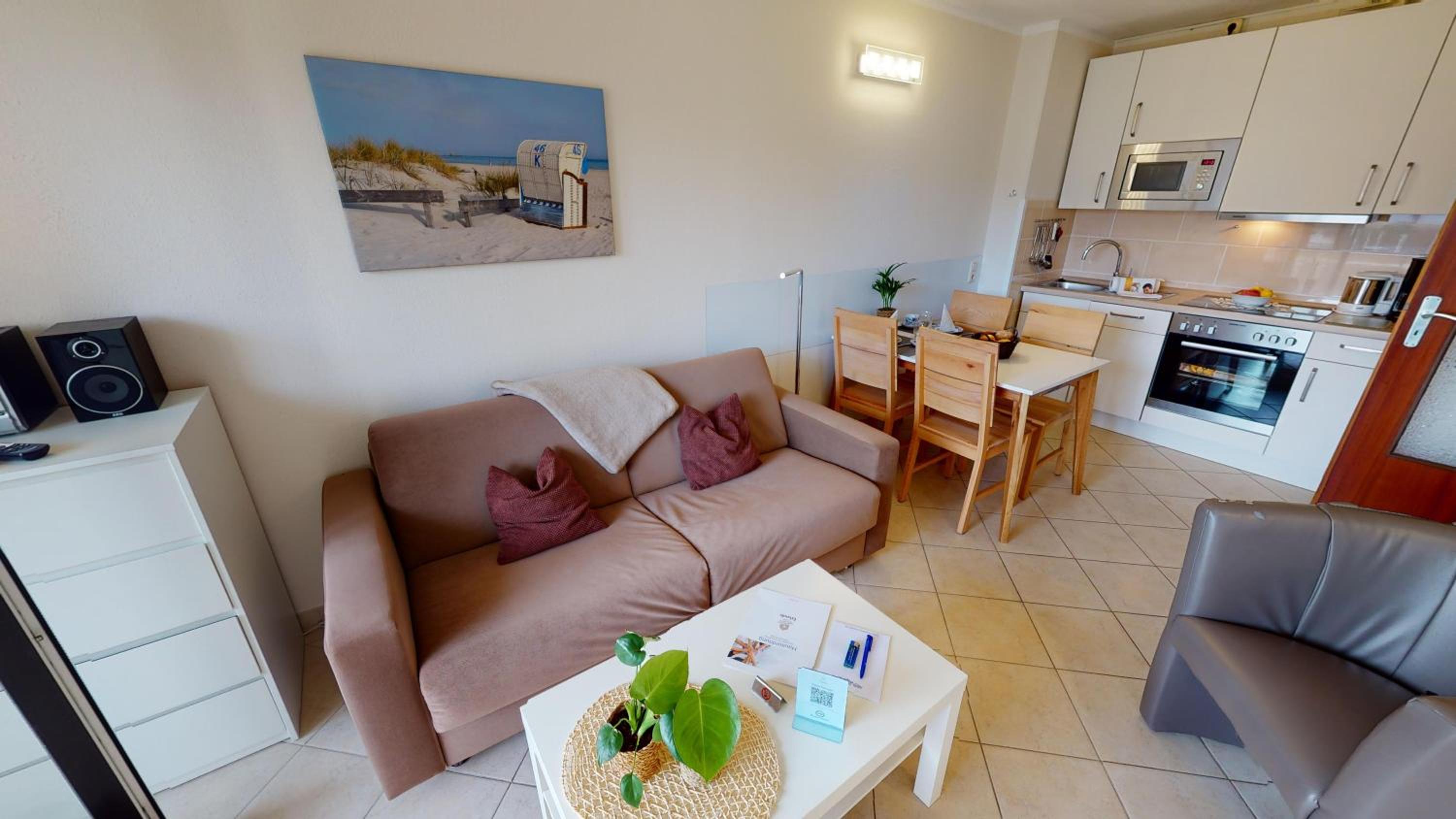 Apartment with Balcony photo 1