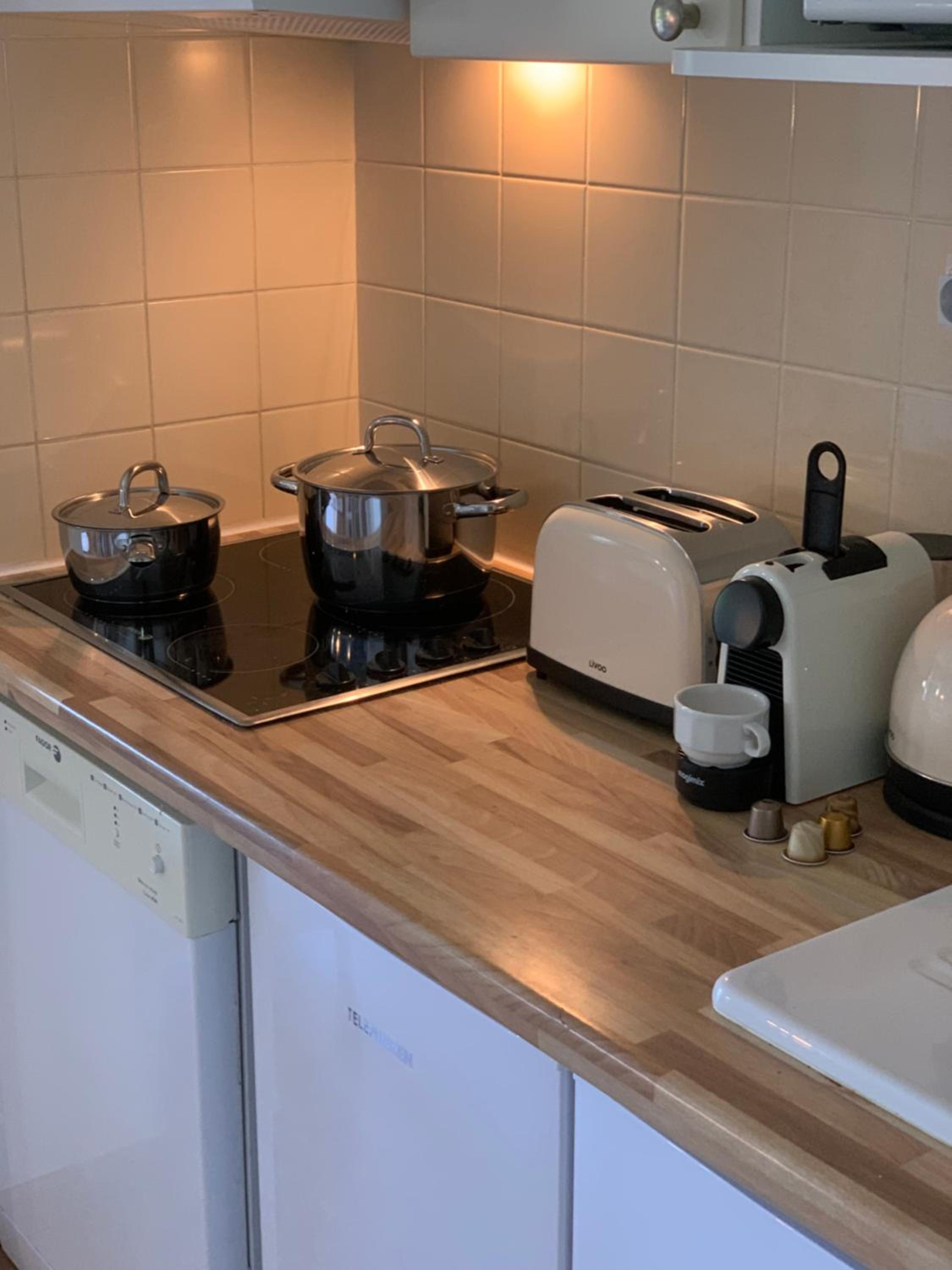 Privilege Two-Bedroom Apartment with Terrace or Balcony (4 People) photo 2