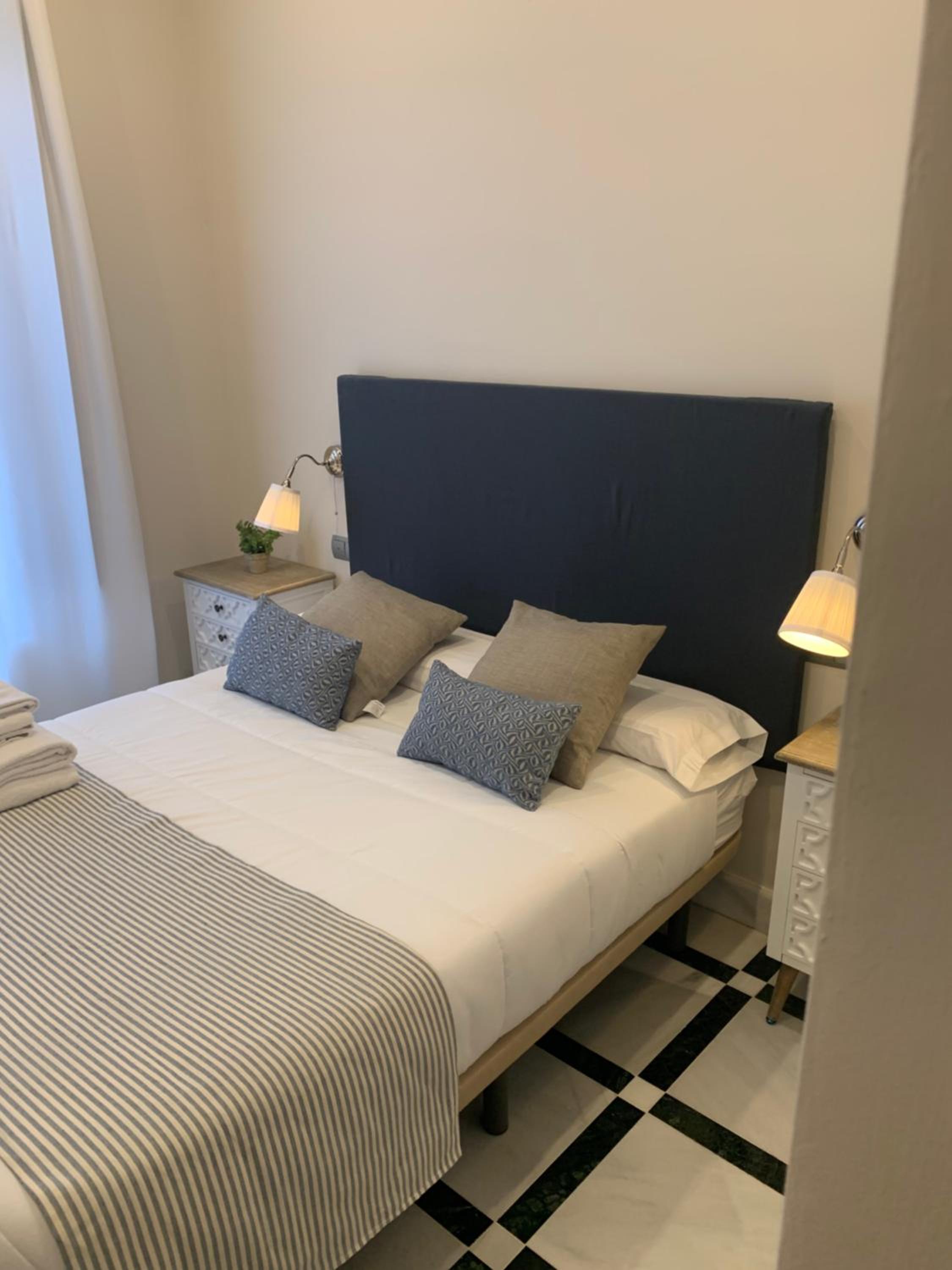 Double Room - Photo 9
