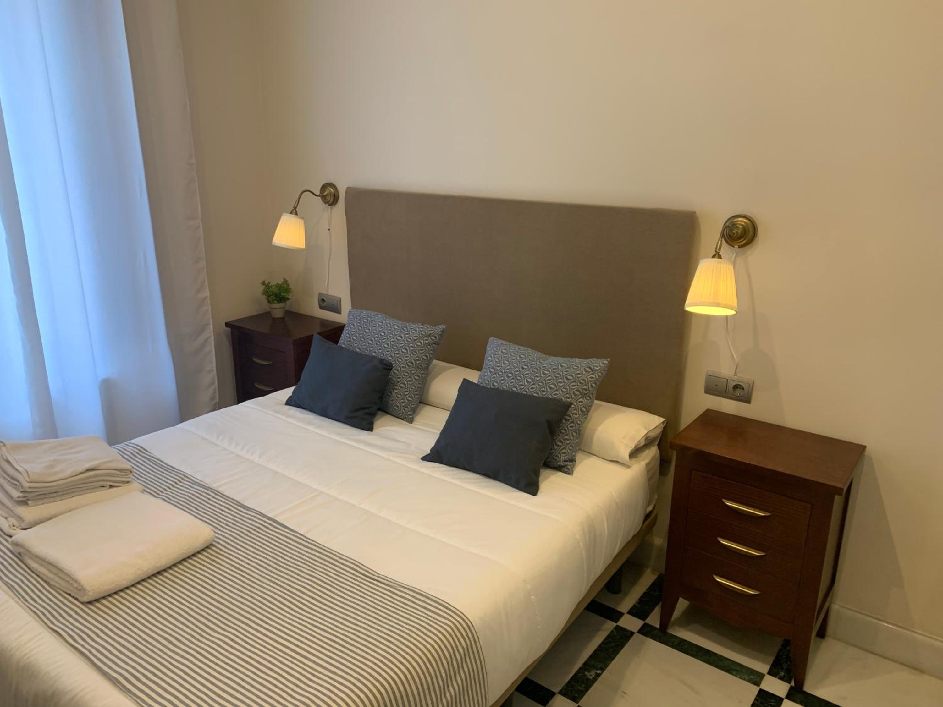 Double Room - Photo 10
