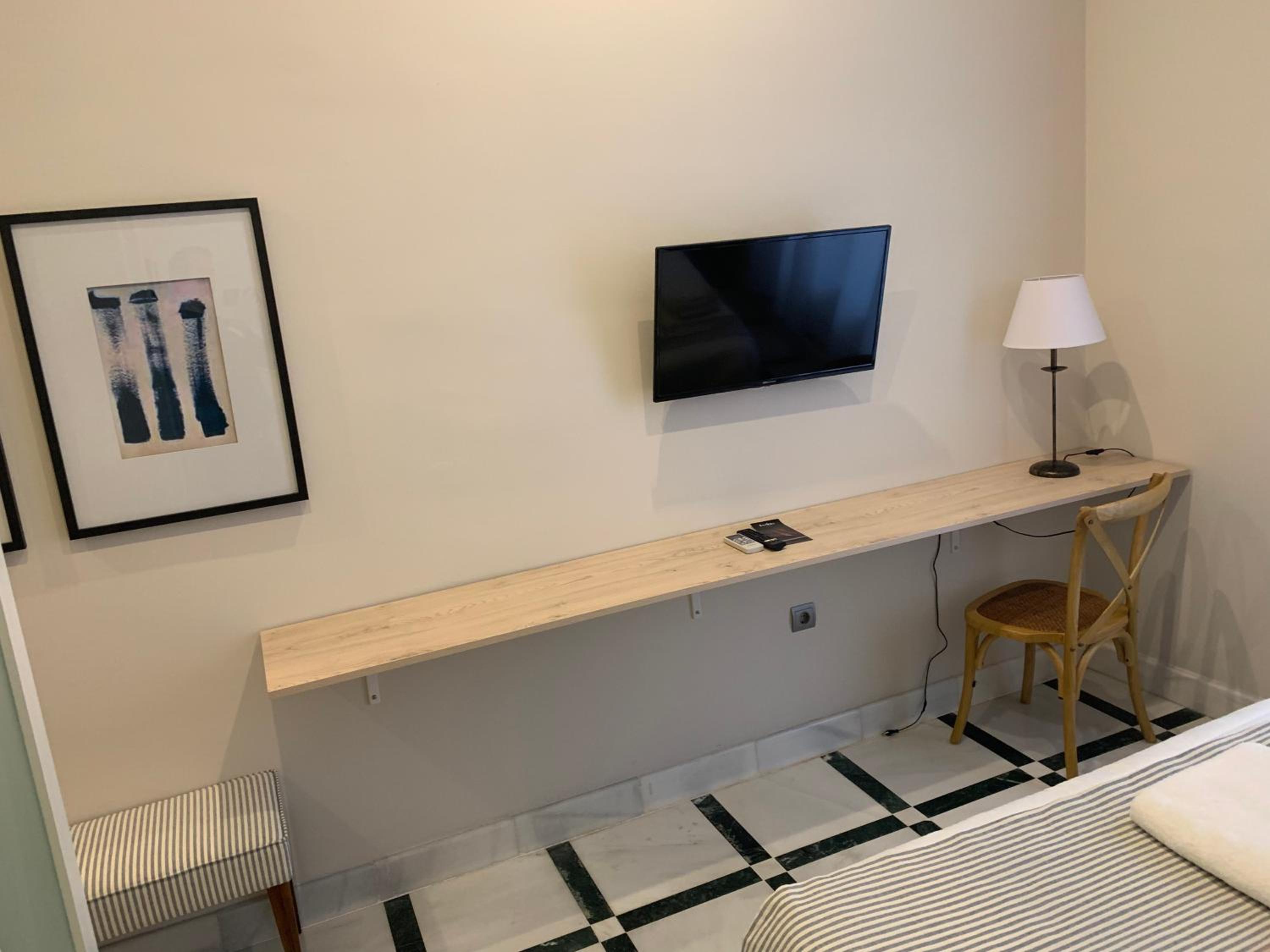 Double Room - Photo 11