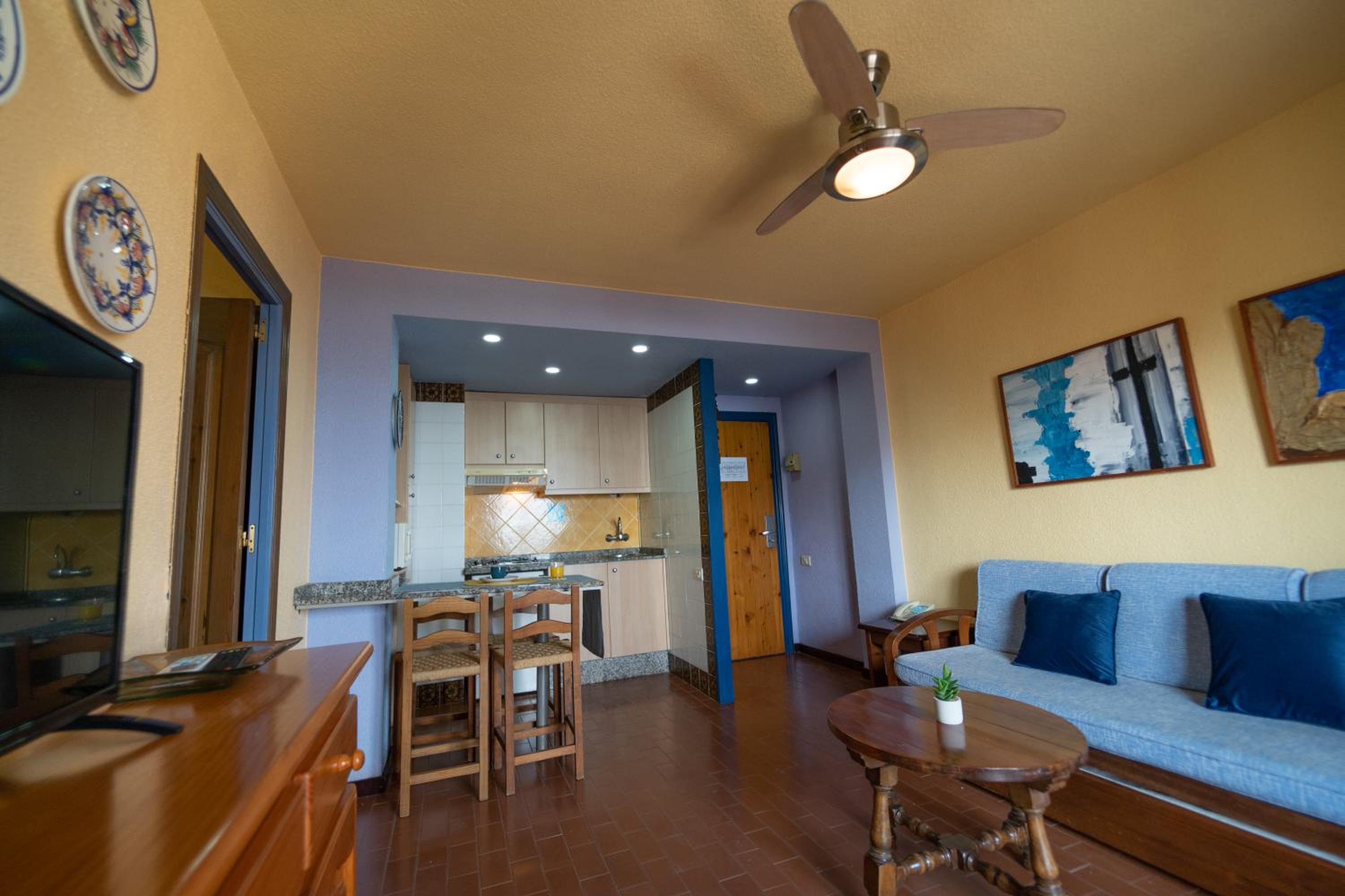 One-Bedroom Apartment (2 Adults + 1 Child) - Photo 15
