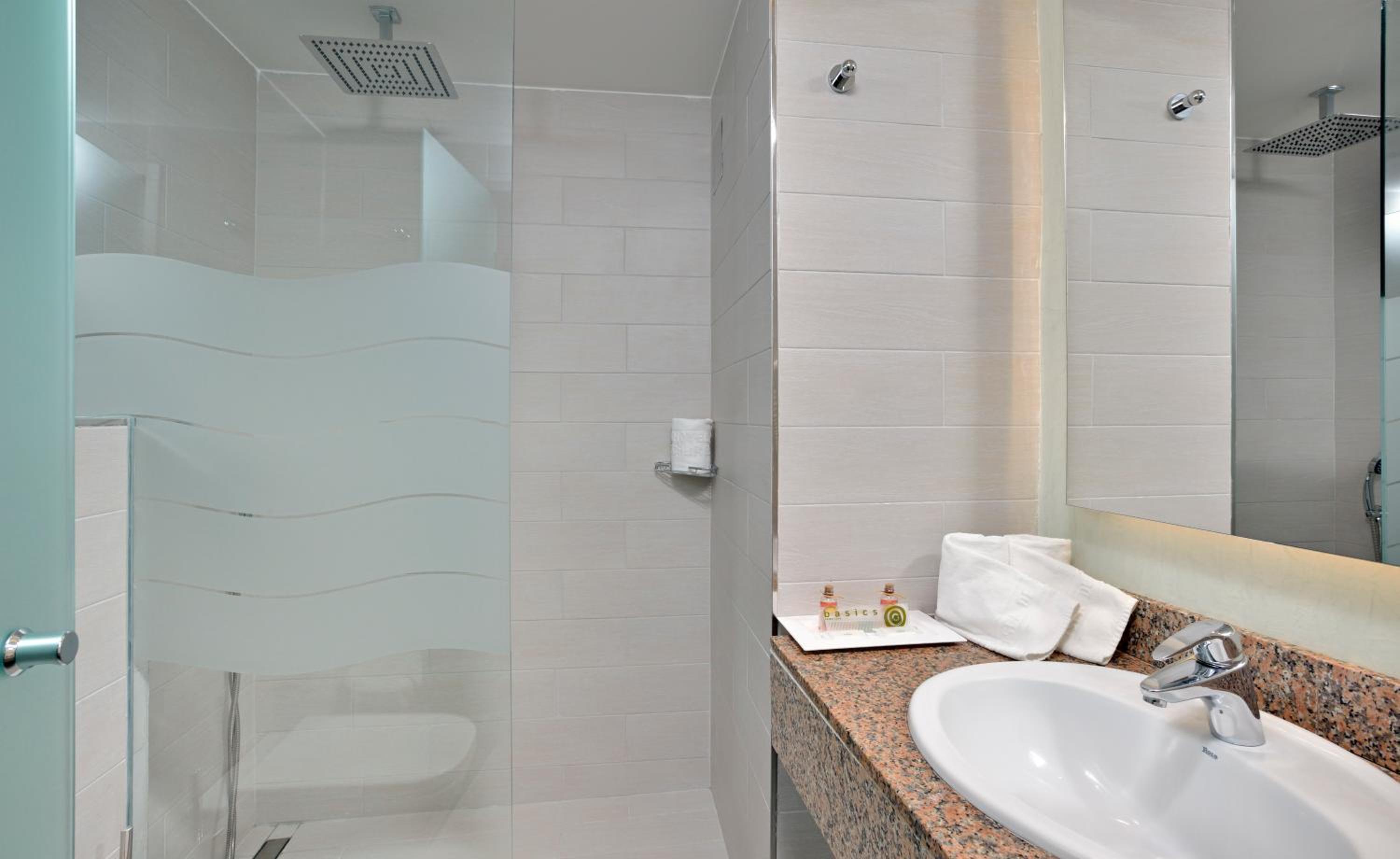 Twin Room - Photo 4