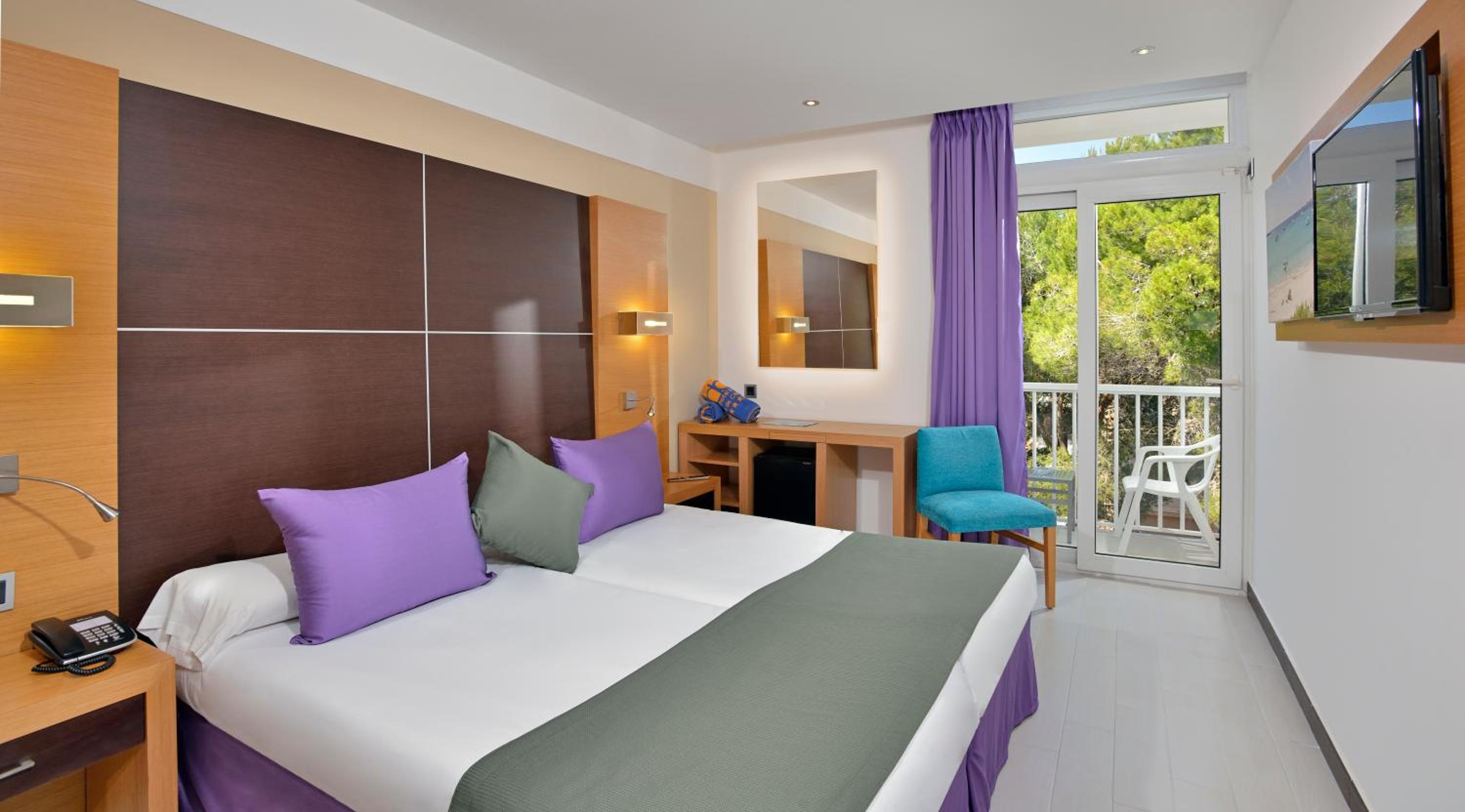 Twin Room - Photo 1