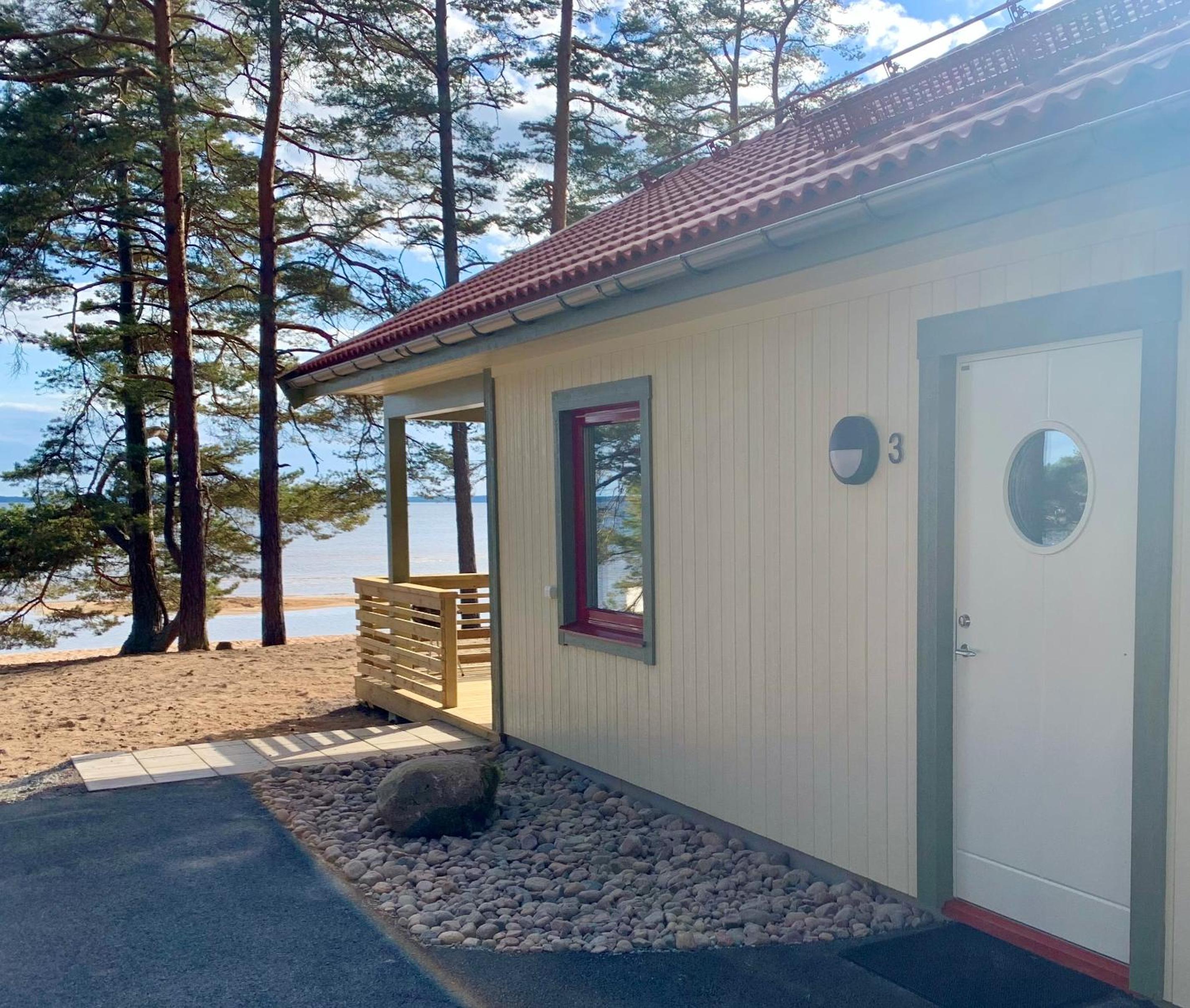 Two-bedroom Beach House with Sea View photo 3
