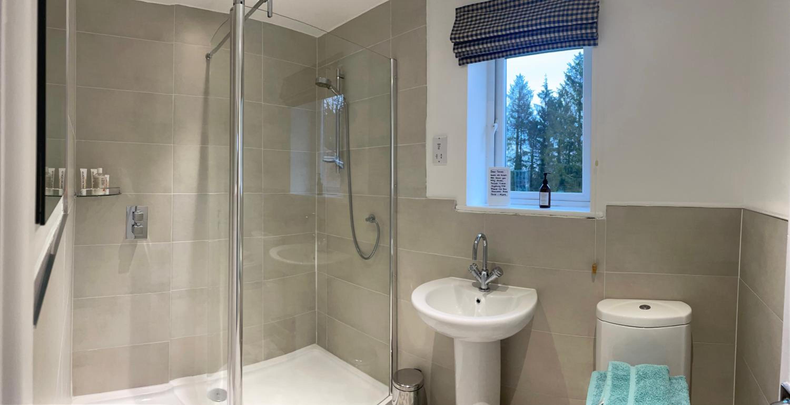 Double Room with Private Bathroom - Photo 6