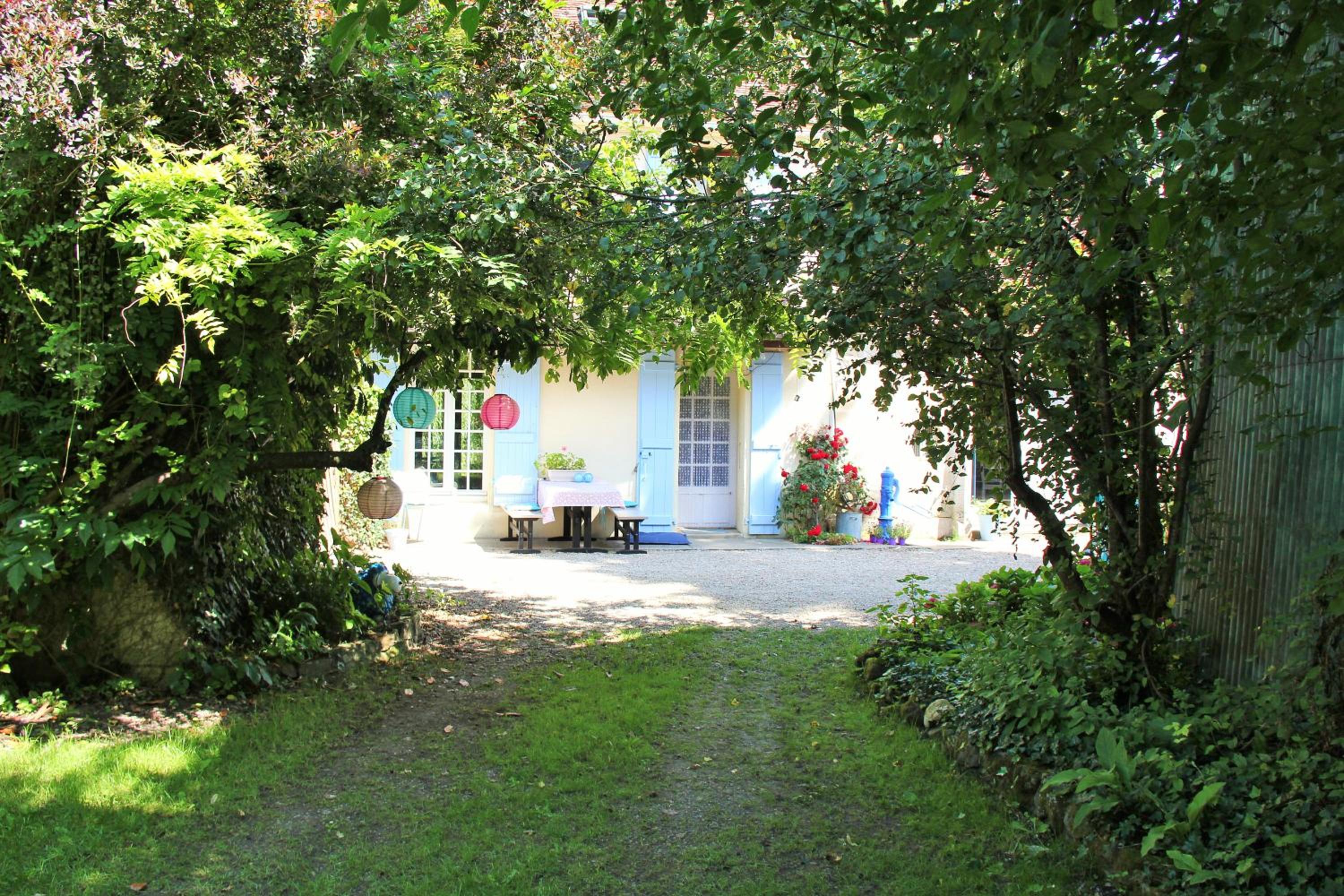 Double Room with Garden View - Photo 16