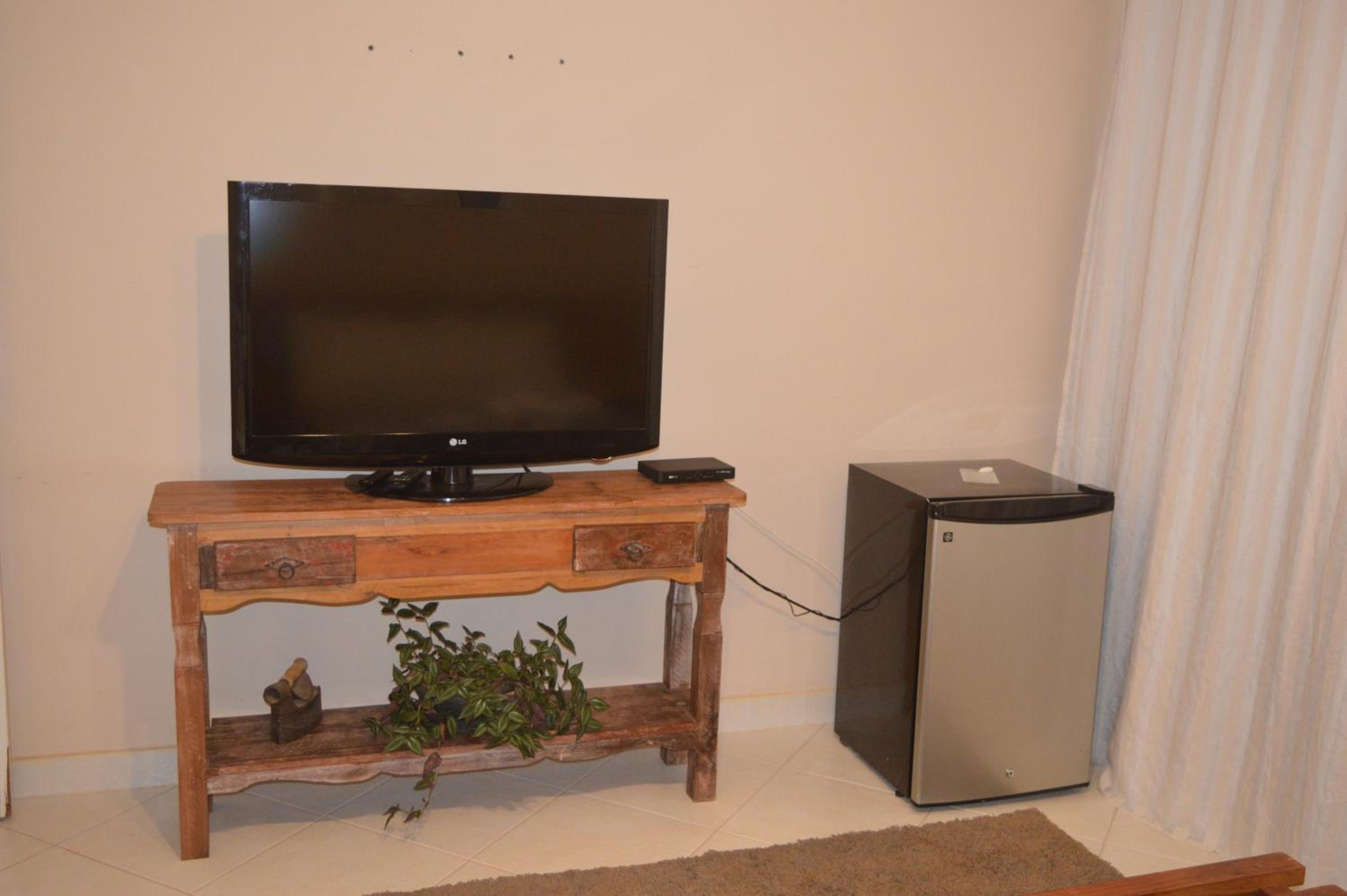 Executive Suite - Photo 2