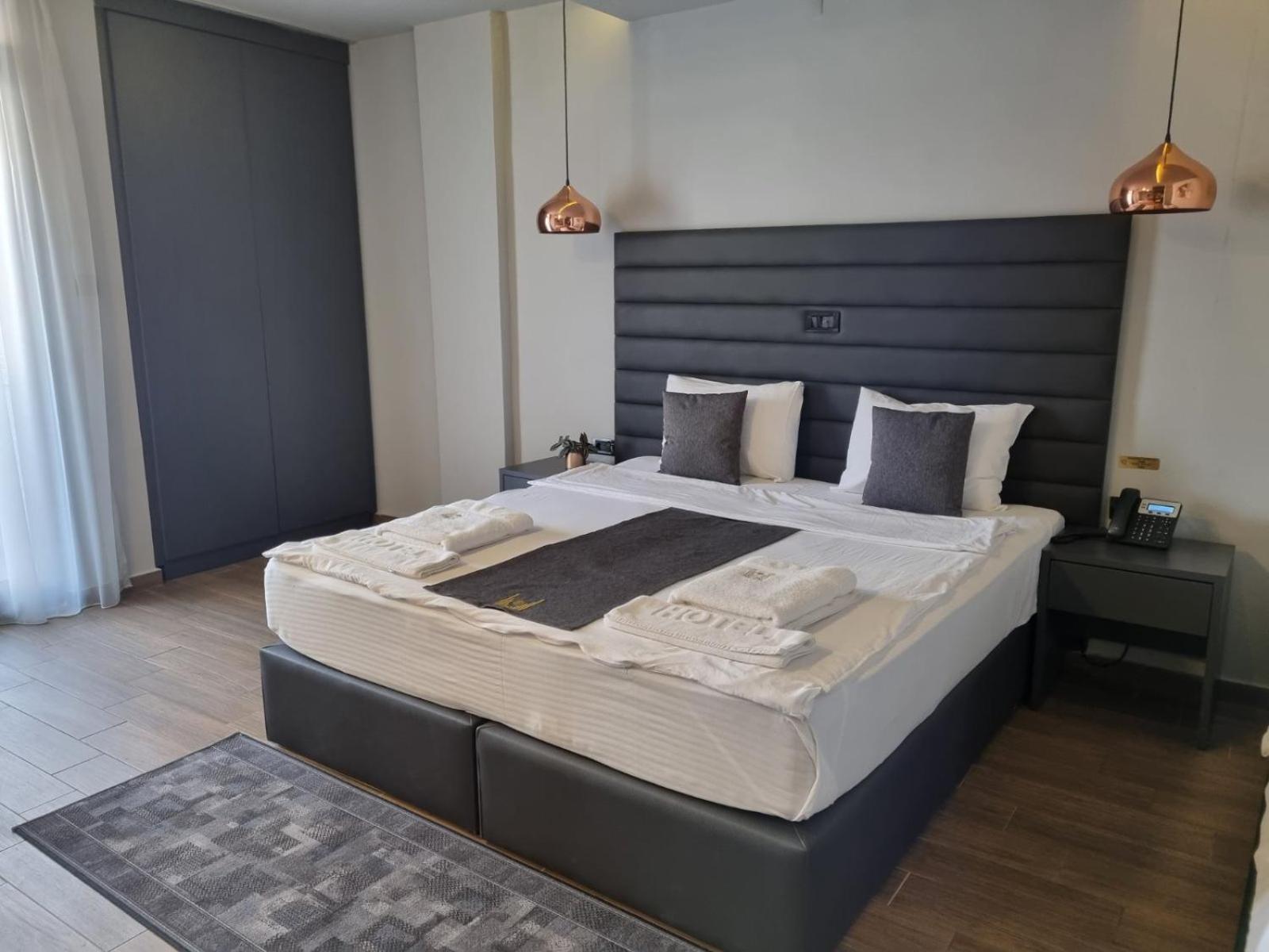 Deluxe Double or Twin Room photo 3