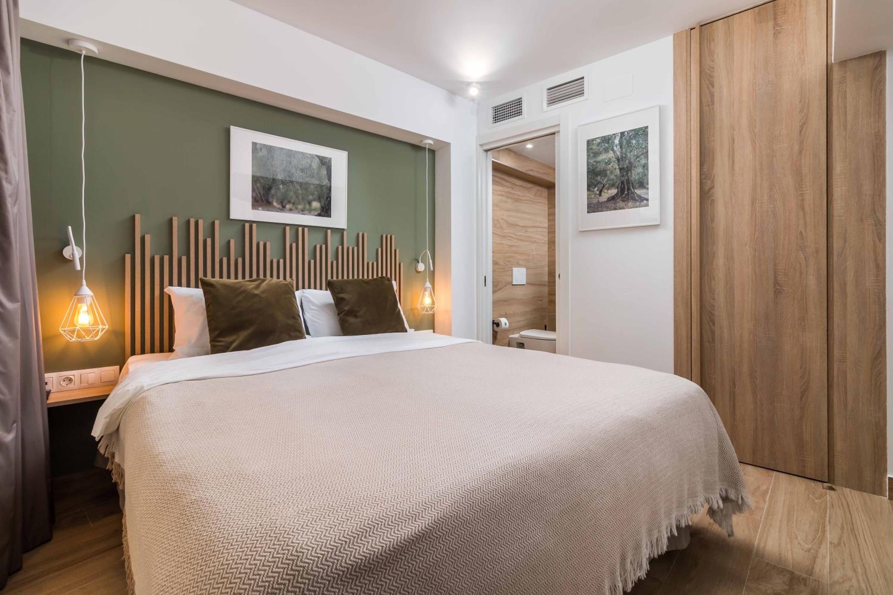Superior Suite - Photo 6