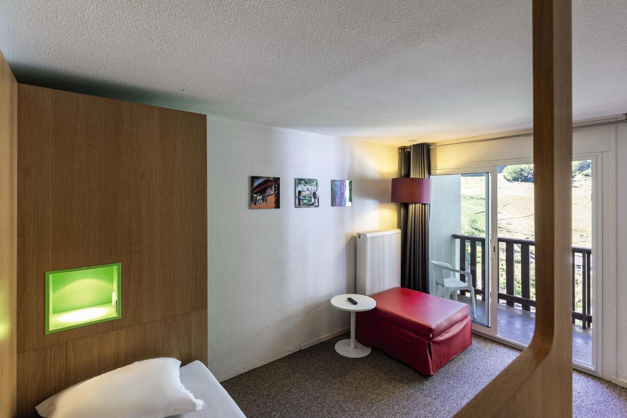 One-Bedroom Apartment photo 2