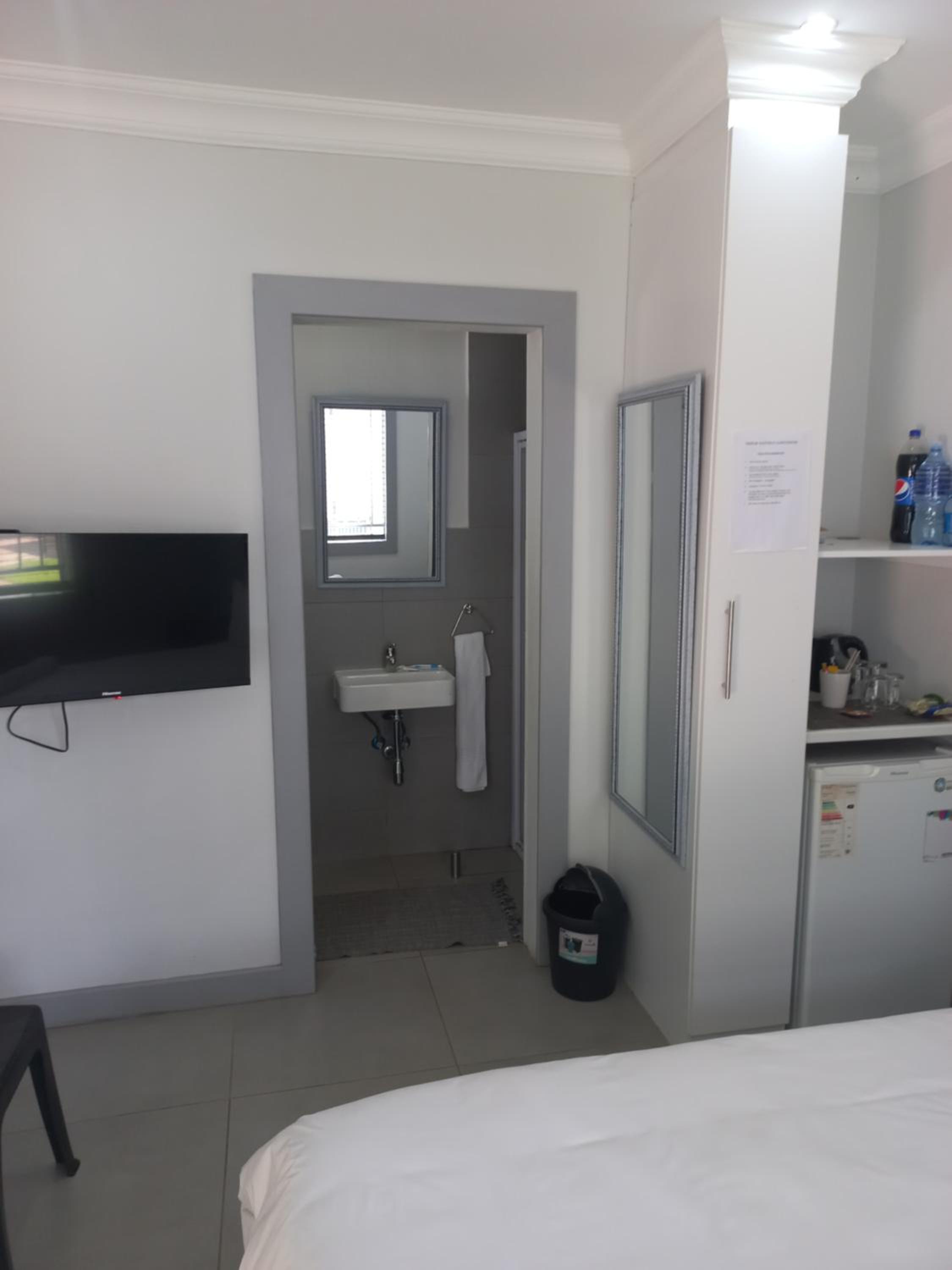 Economy Room photo 3