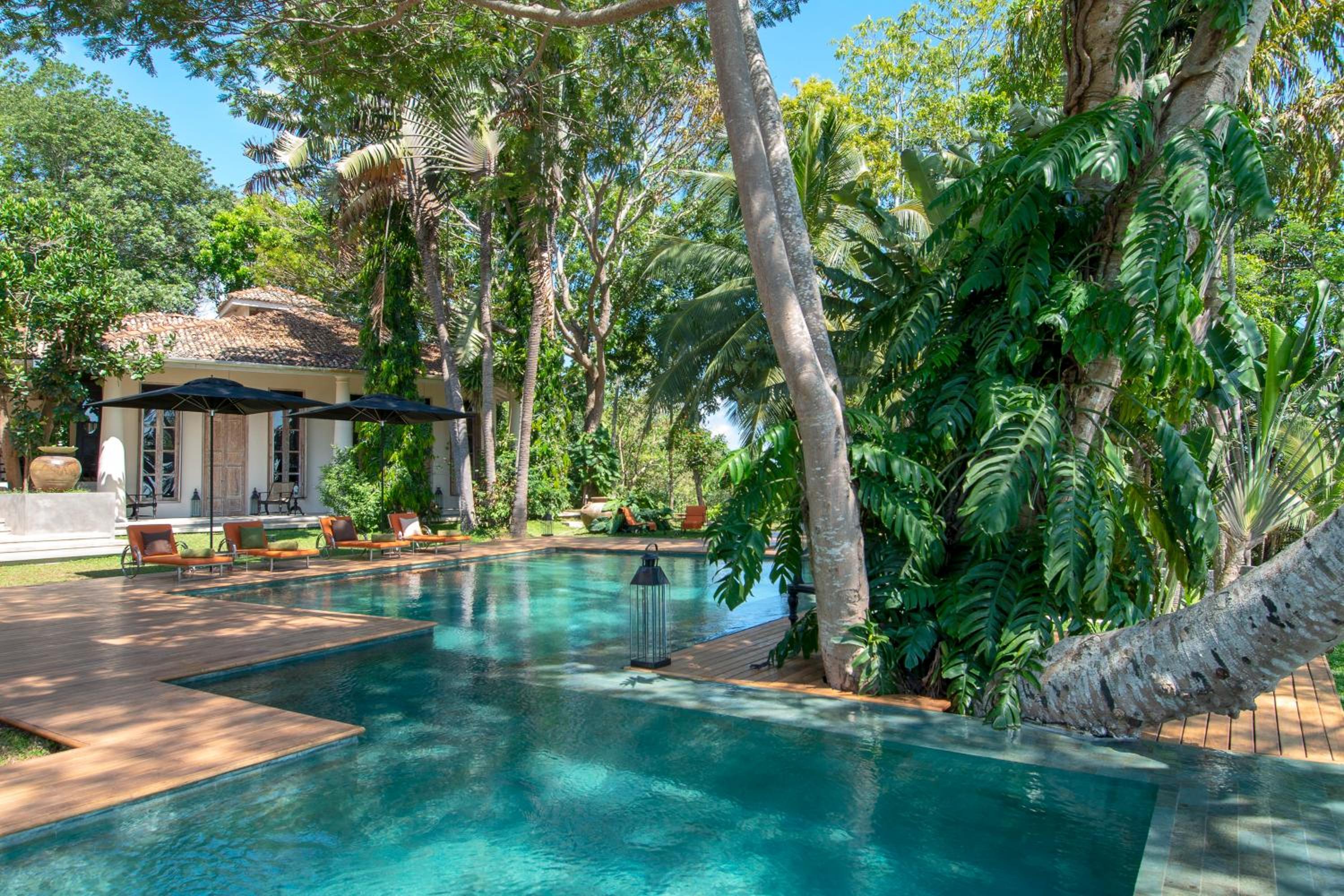 One-Bedroom Colonial mansion with Pool photo 3