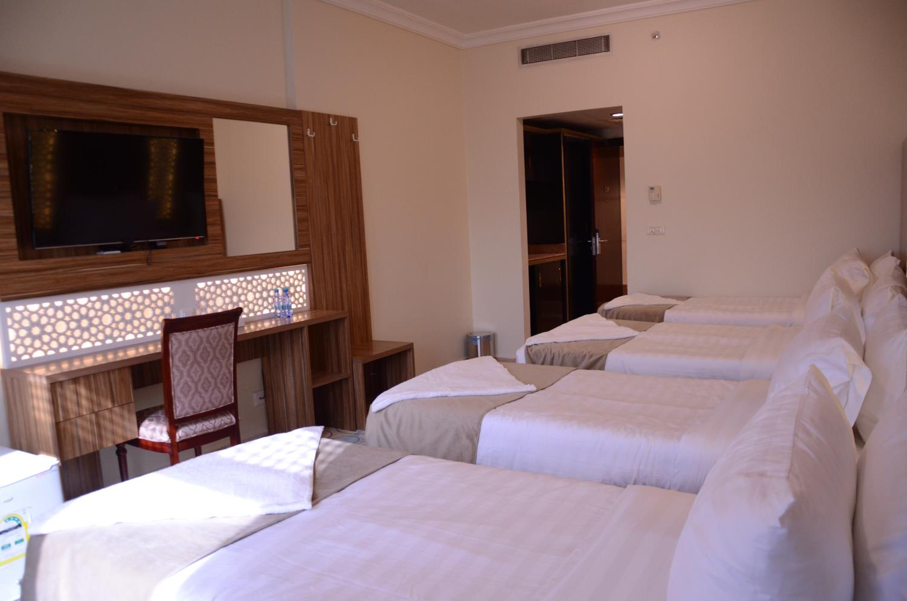 Quadruple Room - Photo 5