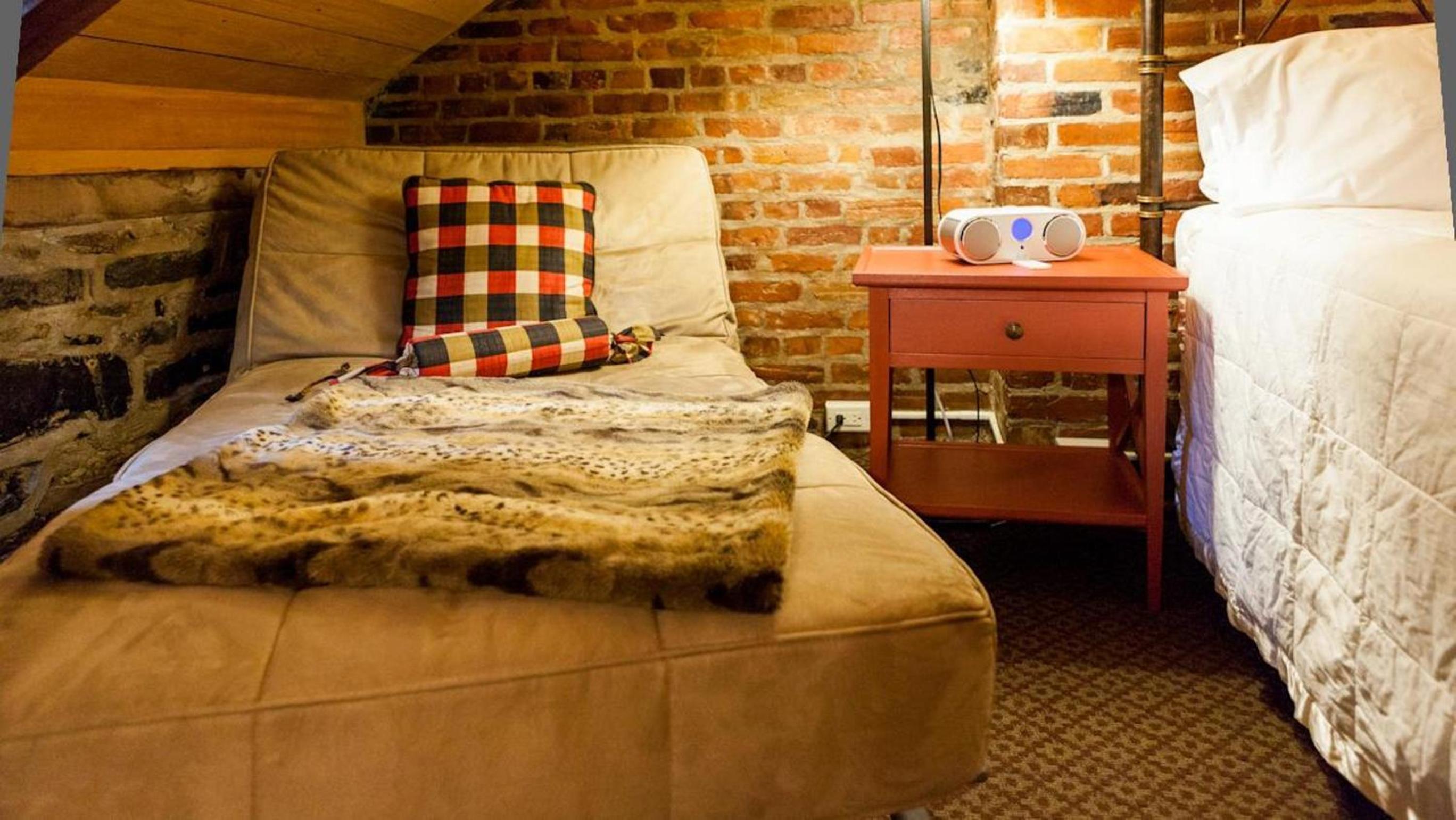 Superior Attic Room - Photo 3