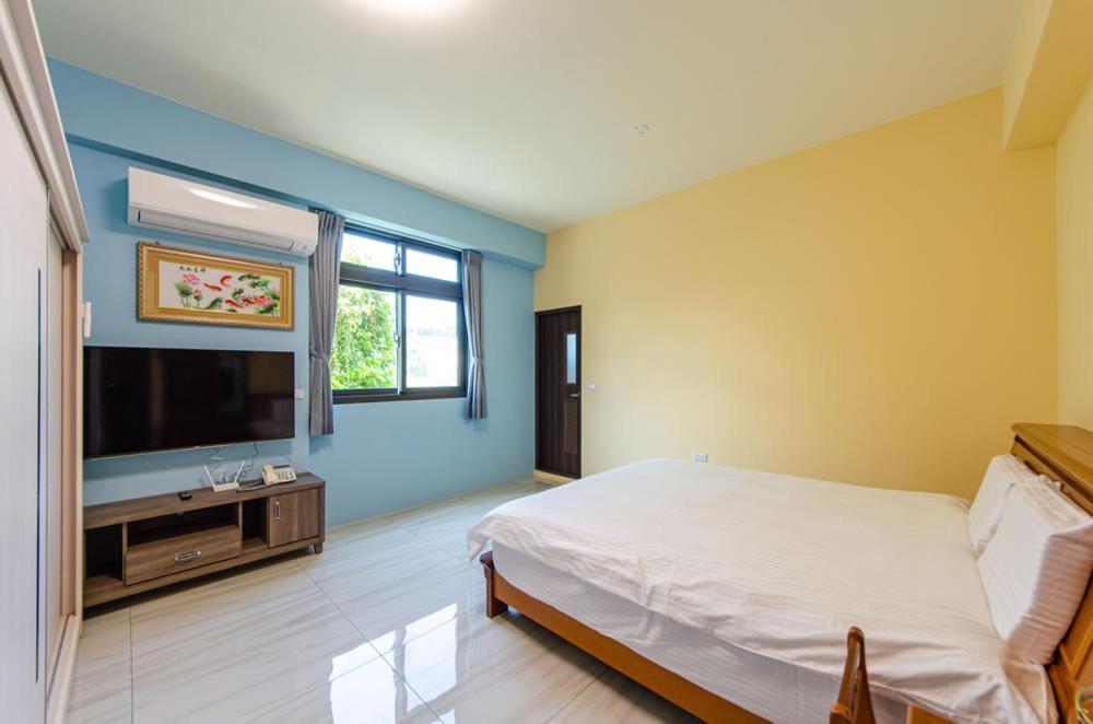 Queen Room photo 3