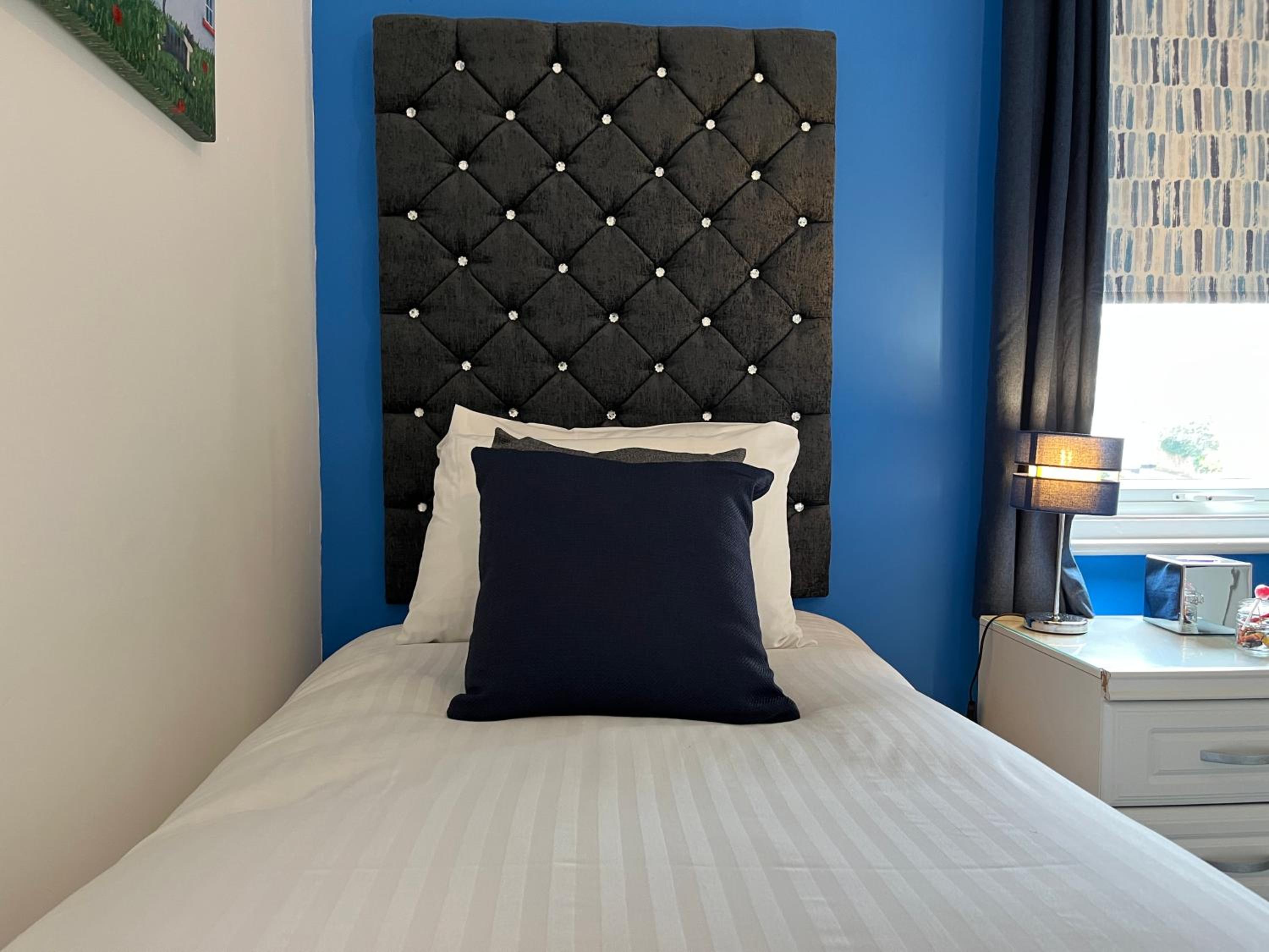 Single Room photo 2
