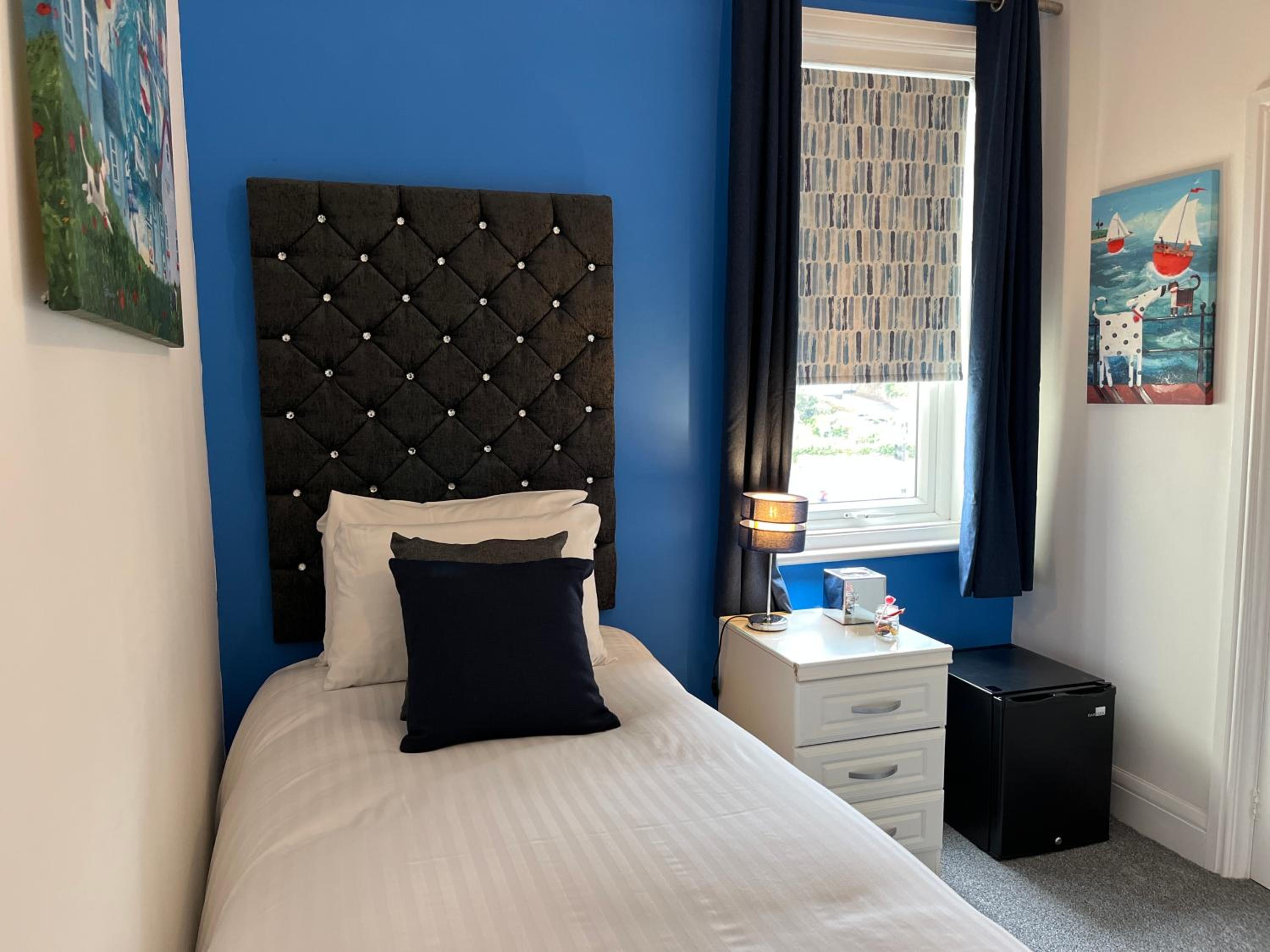 Single Room photo 1