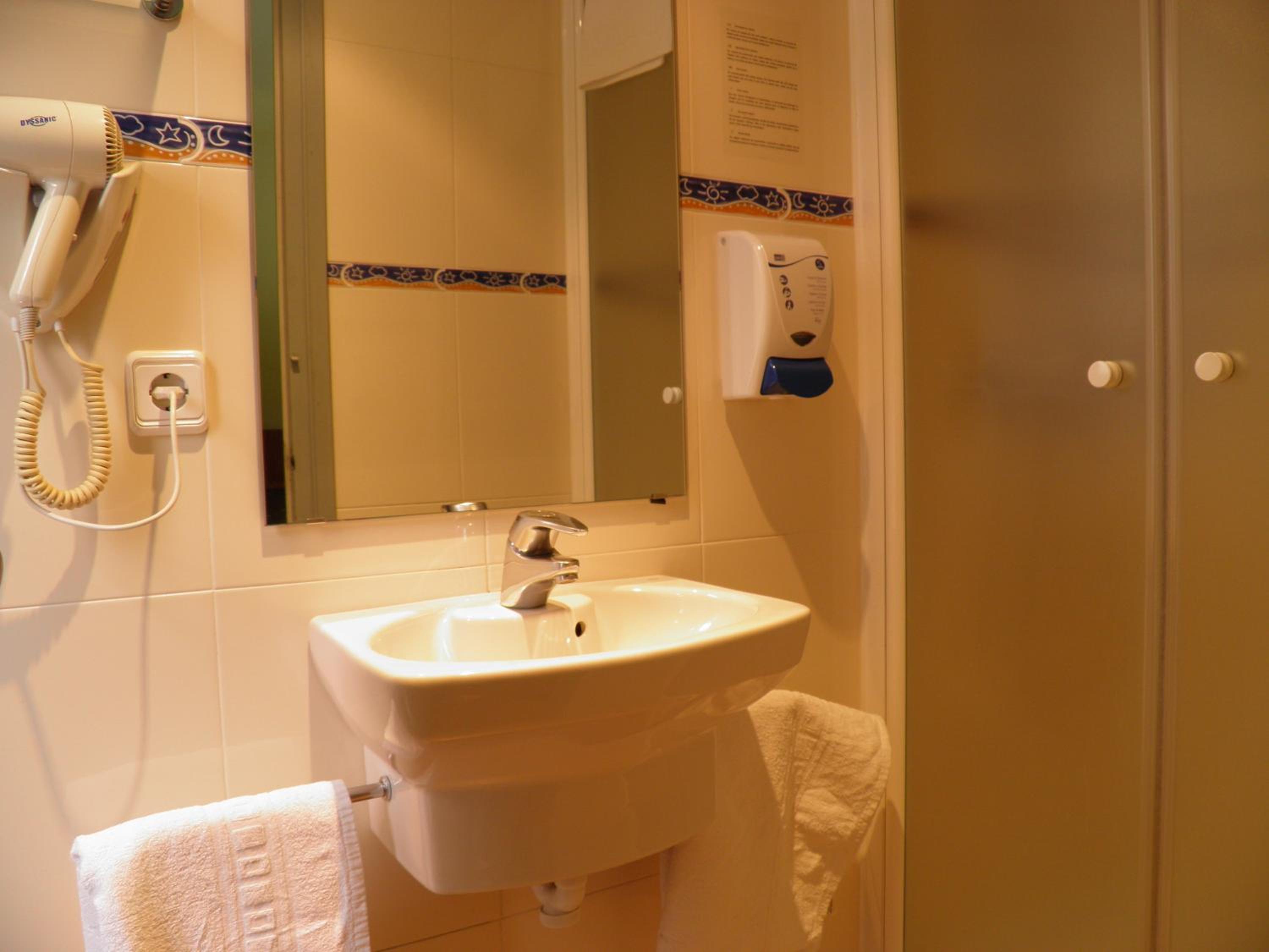 Single Room photo 3