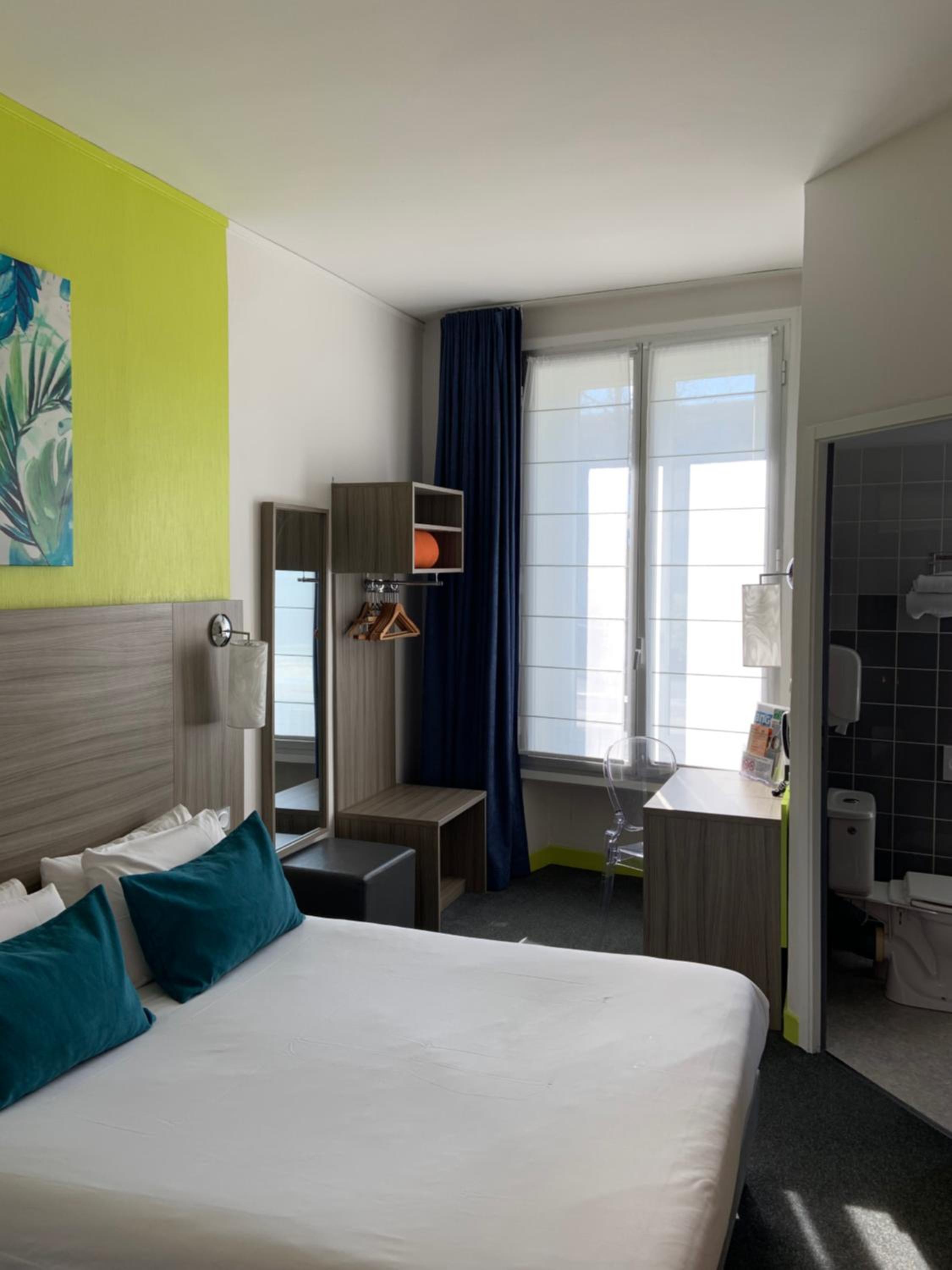 Double Room - Photo 11