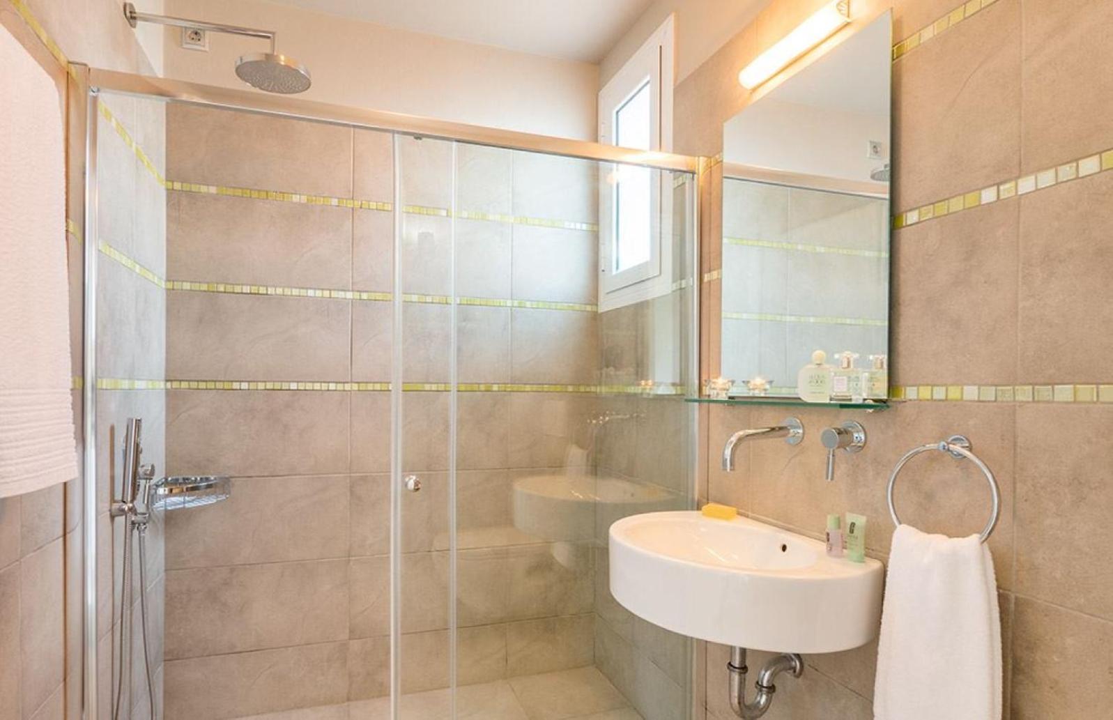 Family Suite - Photo 5