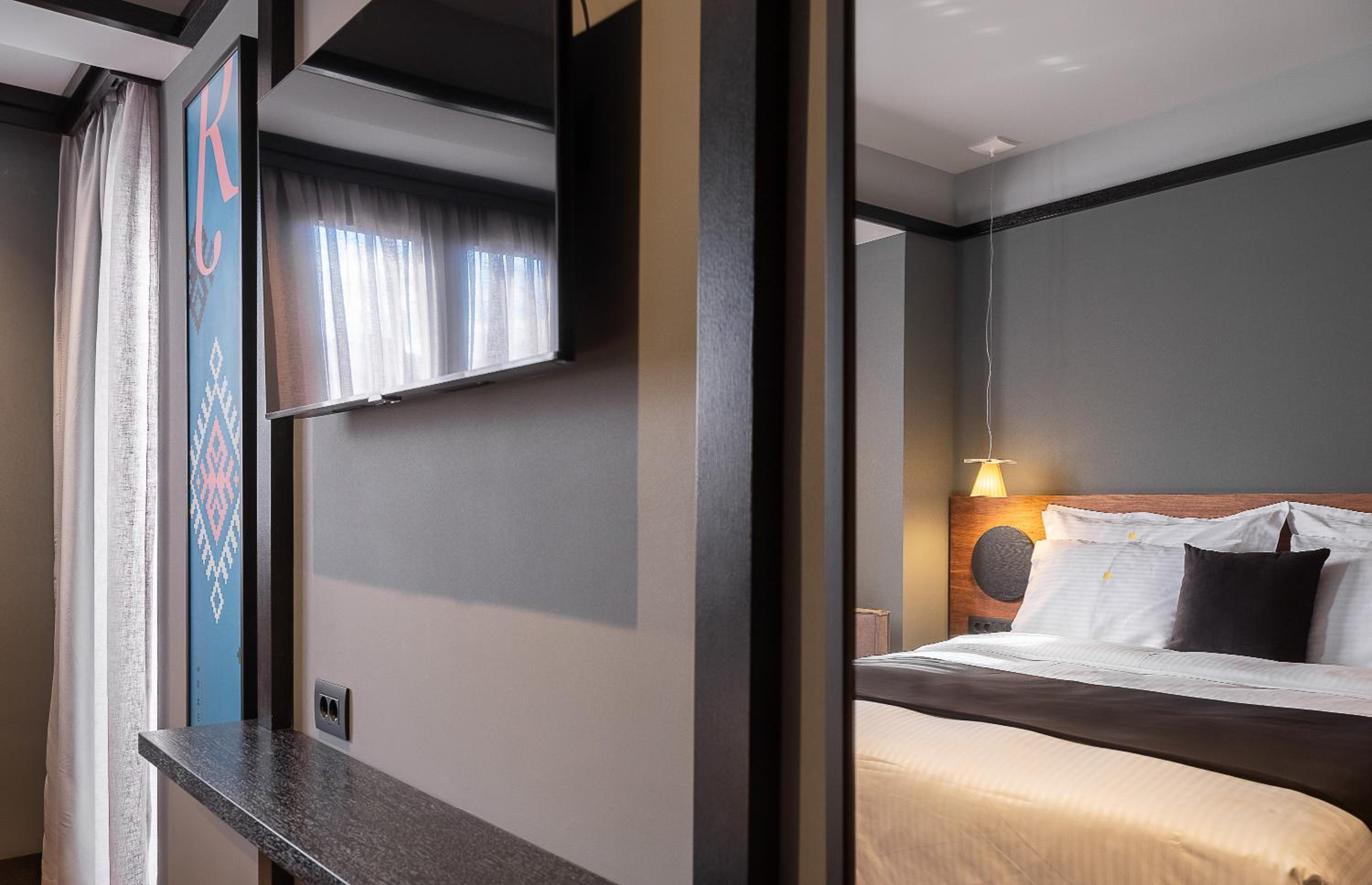 Exclusive City Escape Suite - Photo 12
