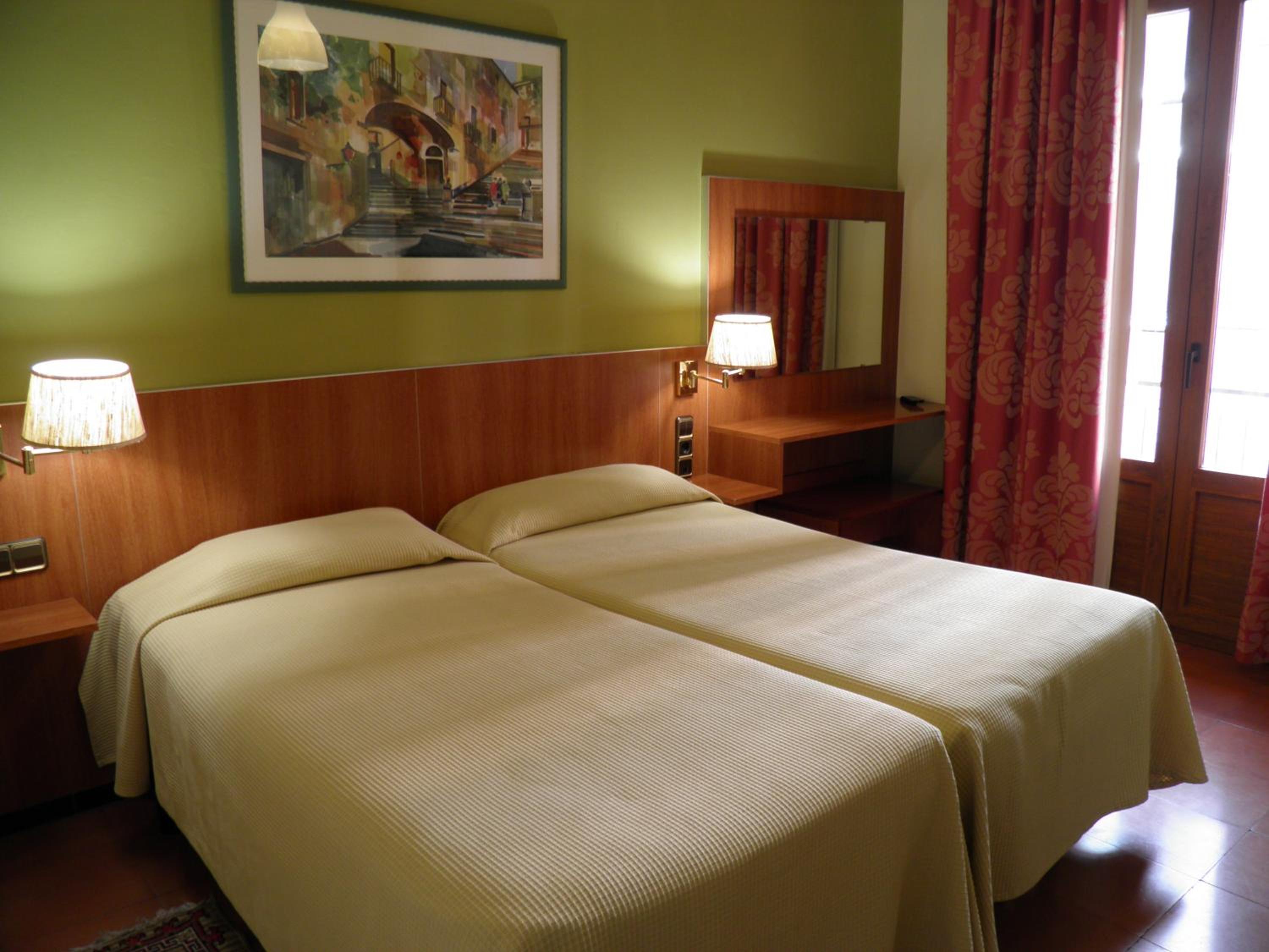 Triple Room - Photo 1