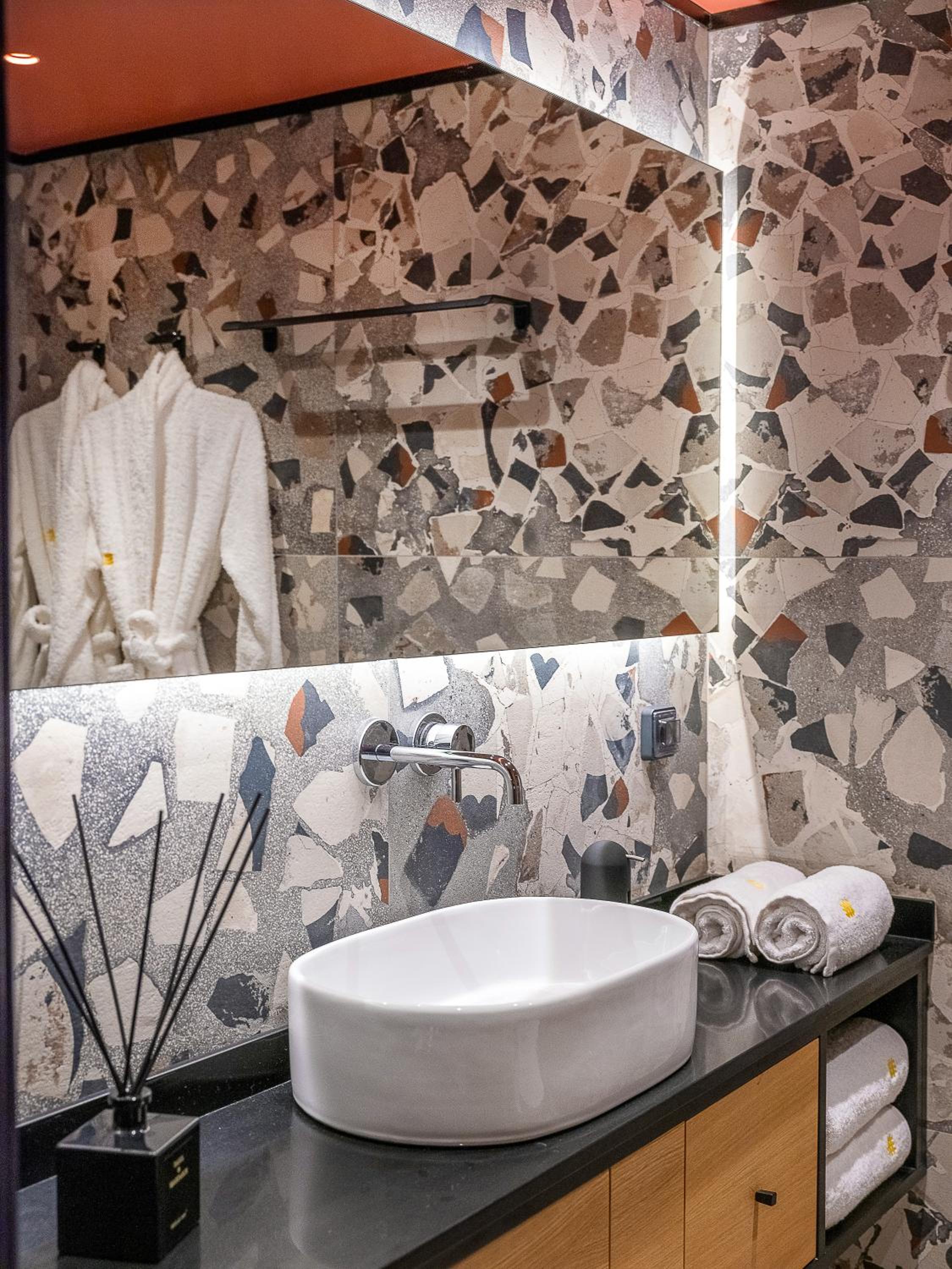 Exclusive City Escape Suite - Photo 21