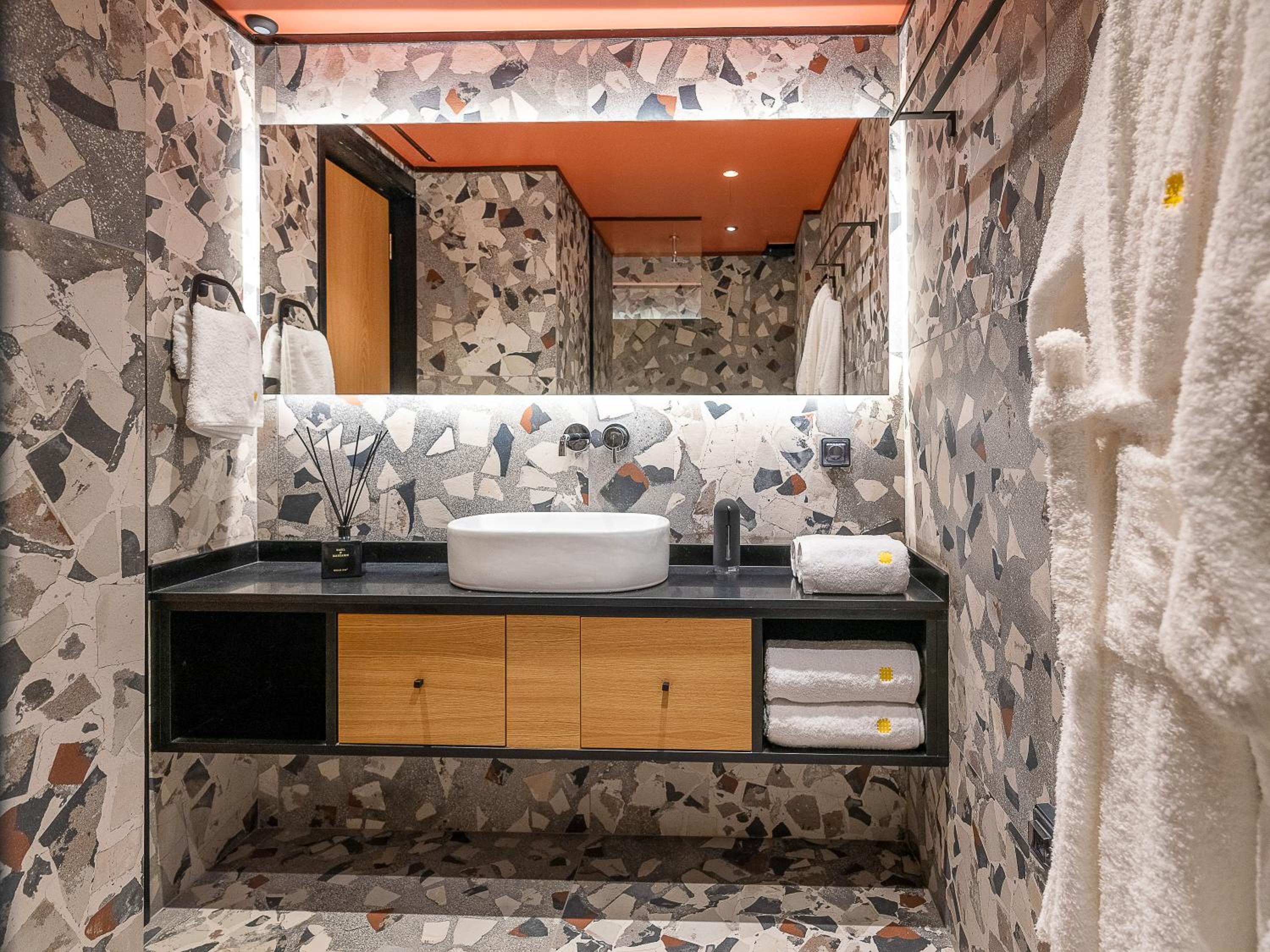 Exclusive City Escape Suite - Photo 19