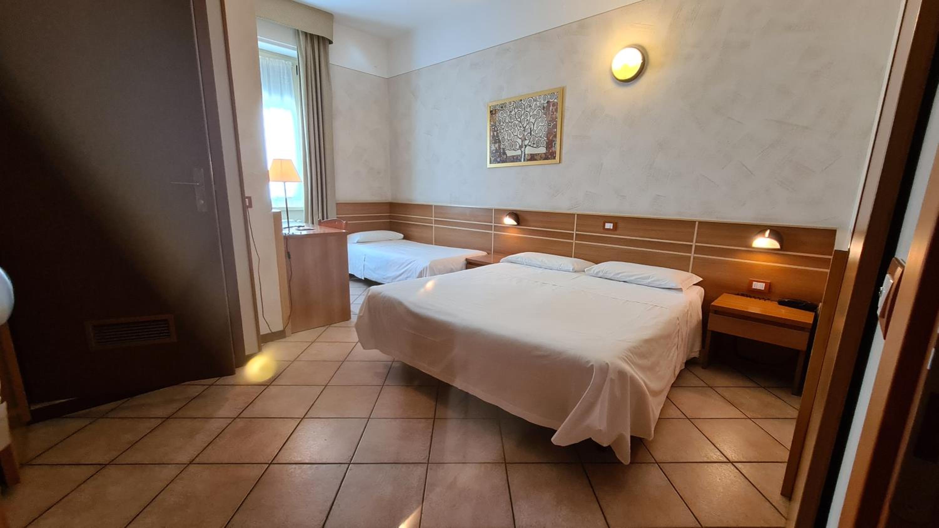 Double or Twin Room with Extra Bed photo 3