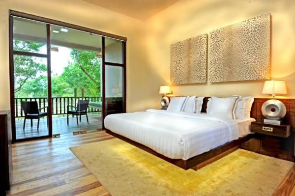 Deluxe Double Room with Bath